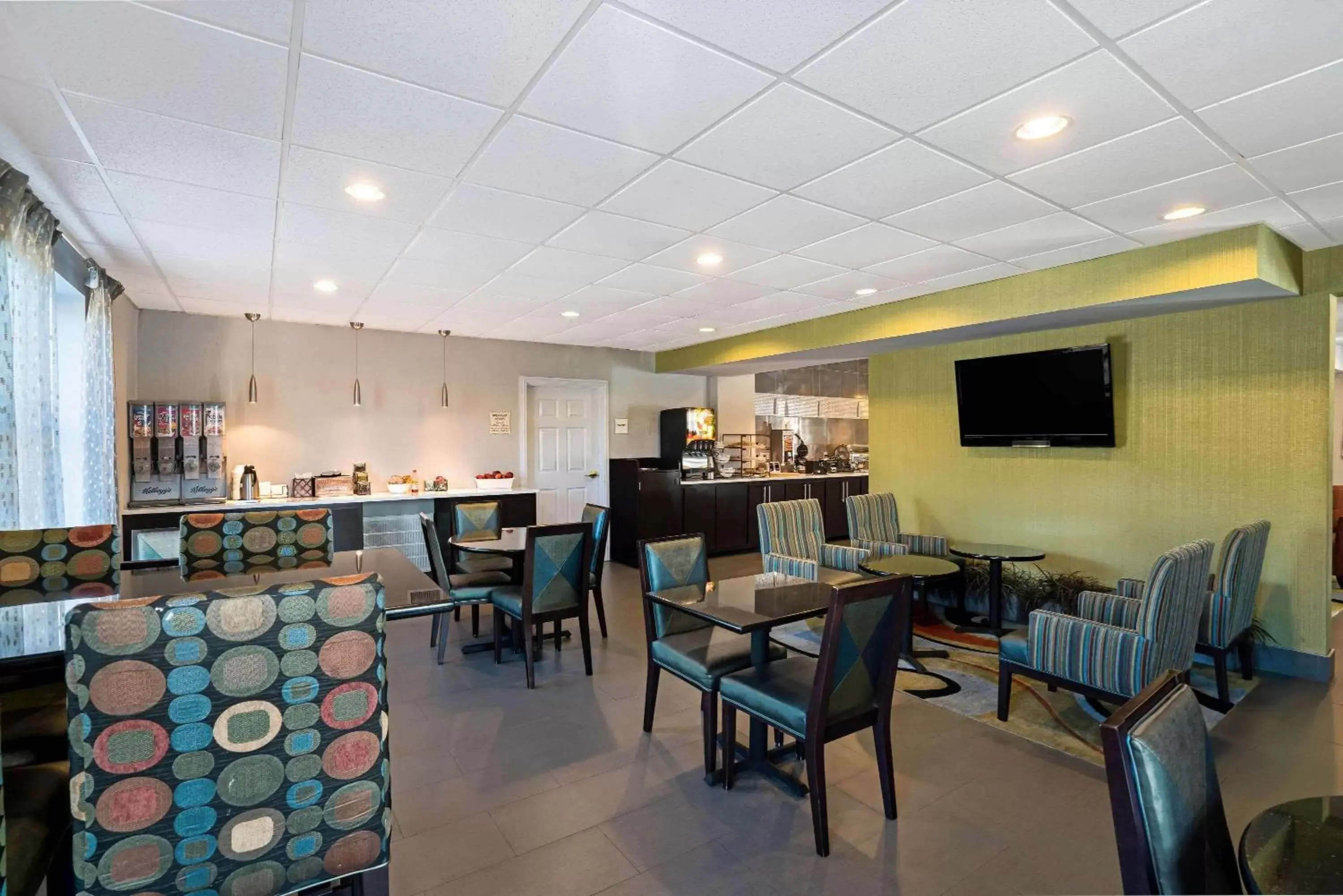 Restaurant/places to eat in La Quinta by Wyndham Lebanon Restaurant/places to eat in La Quinta by Wyndham Lebanon