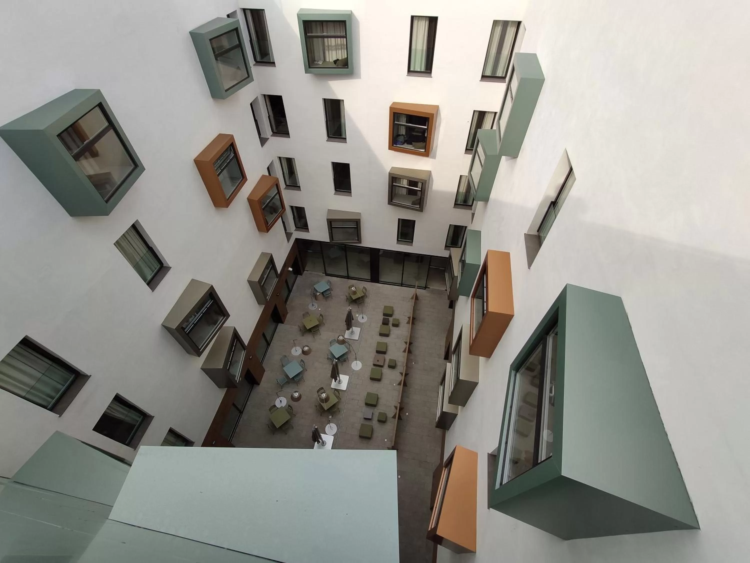 Patio in Hotel Macià Sevilla Kubb