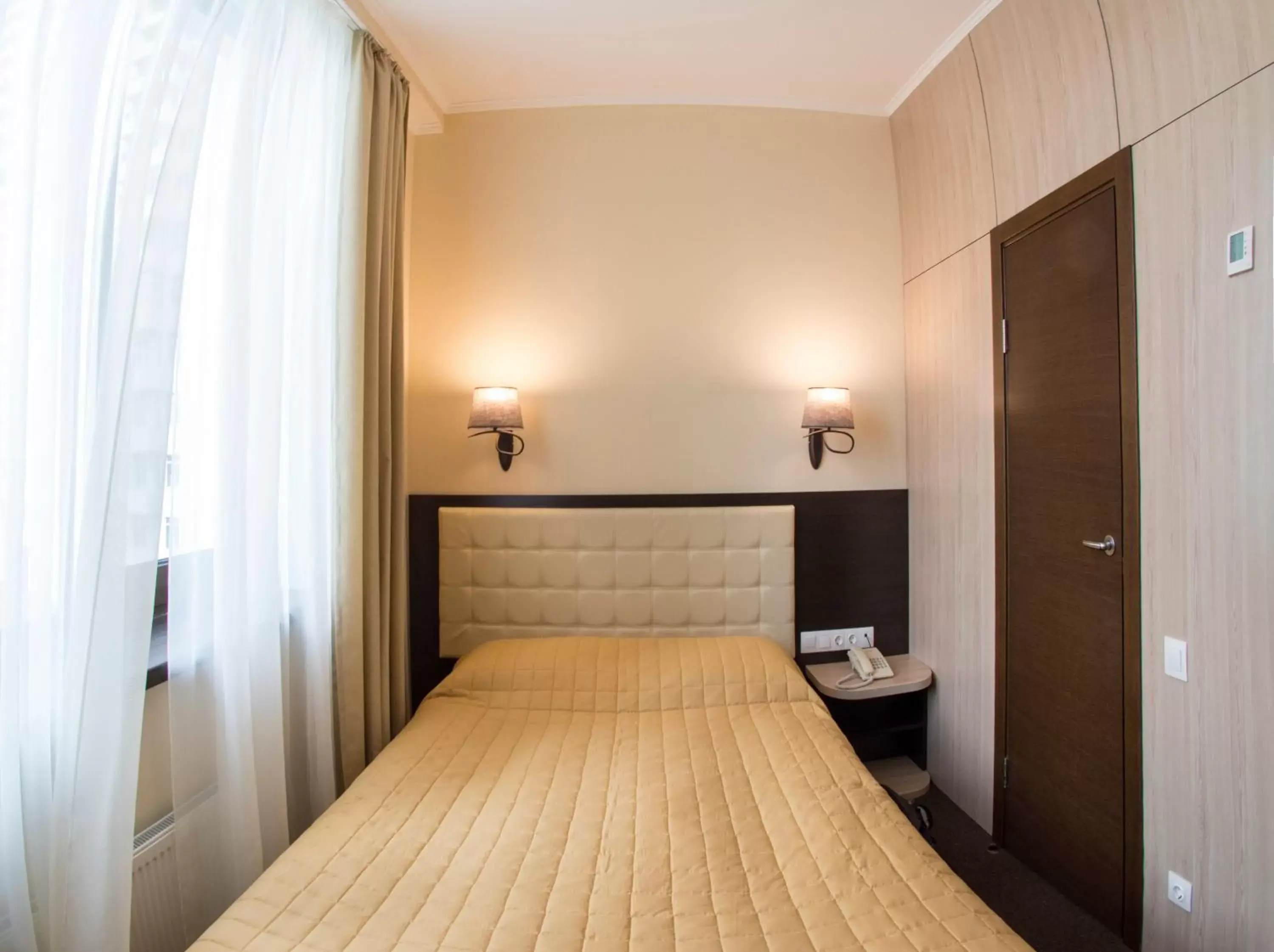 Standard Single Room with Shower - single occupancy in Hotel Florida Standard Single Room with Shower - single occupancy in Hotel Florida