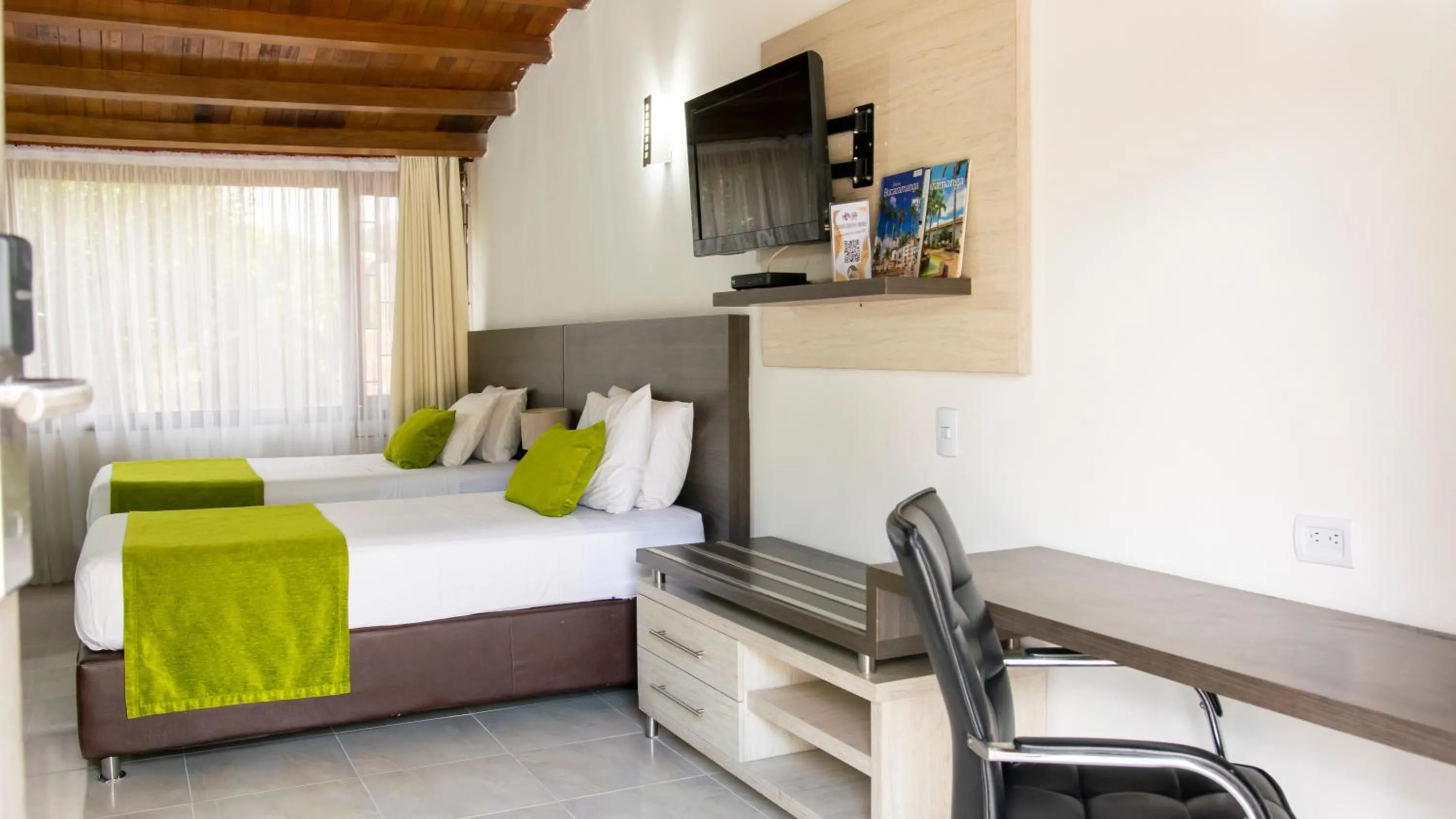 TV and multimedia, Bed in Hotel San Juan Internacional
