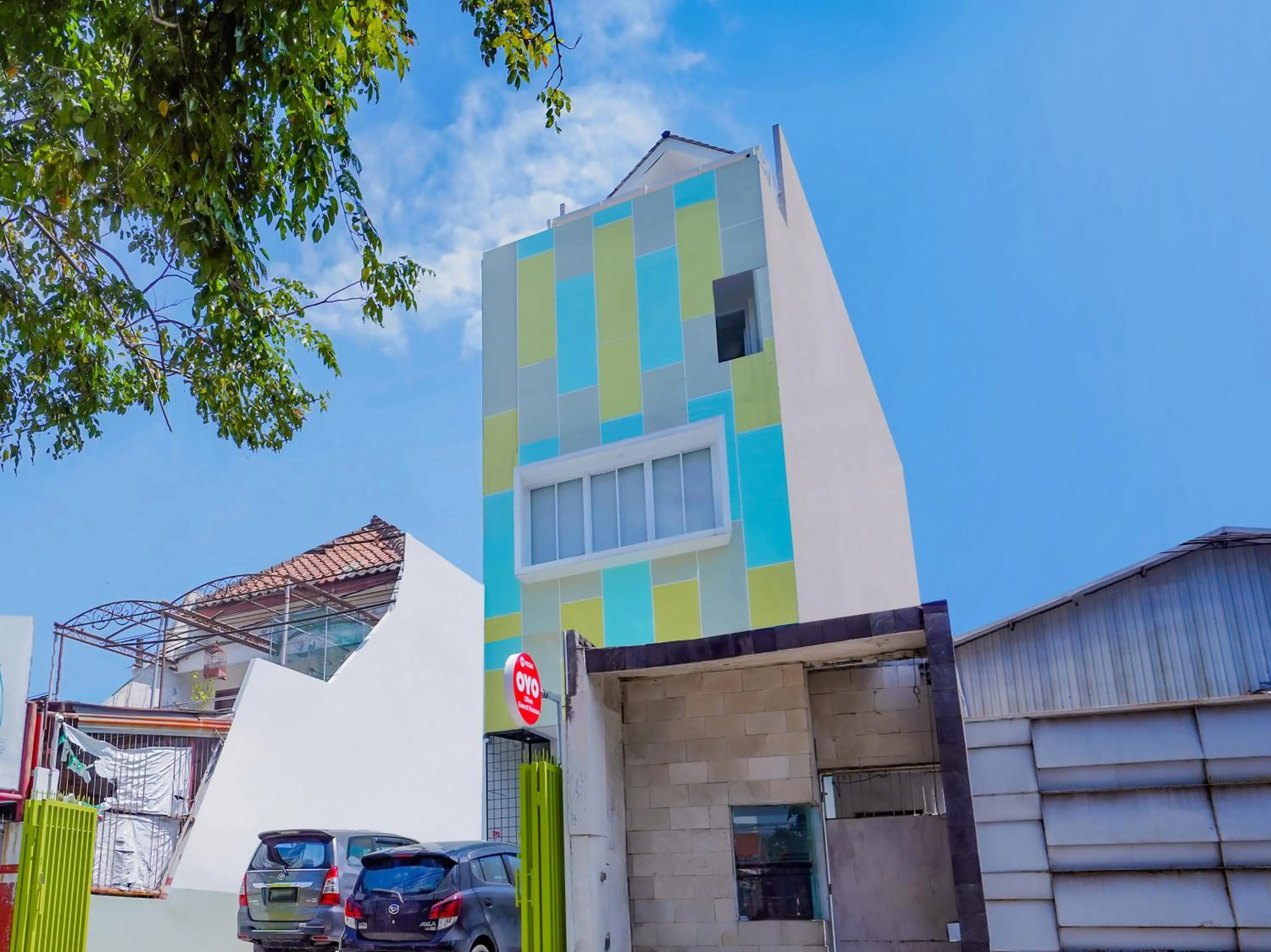 Property building in Capital O 90336 Olive Guest House