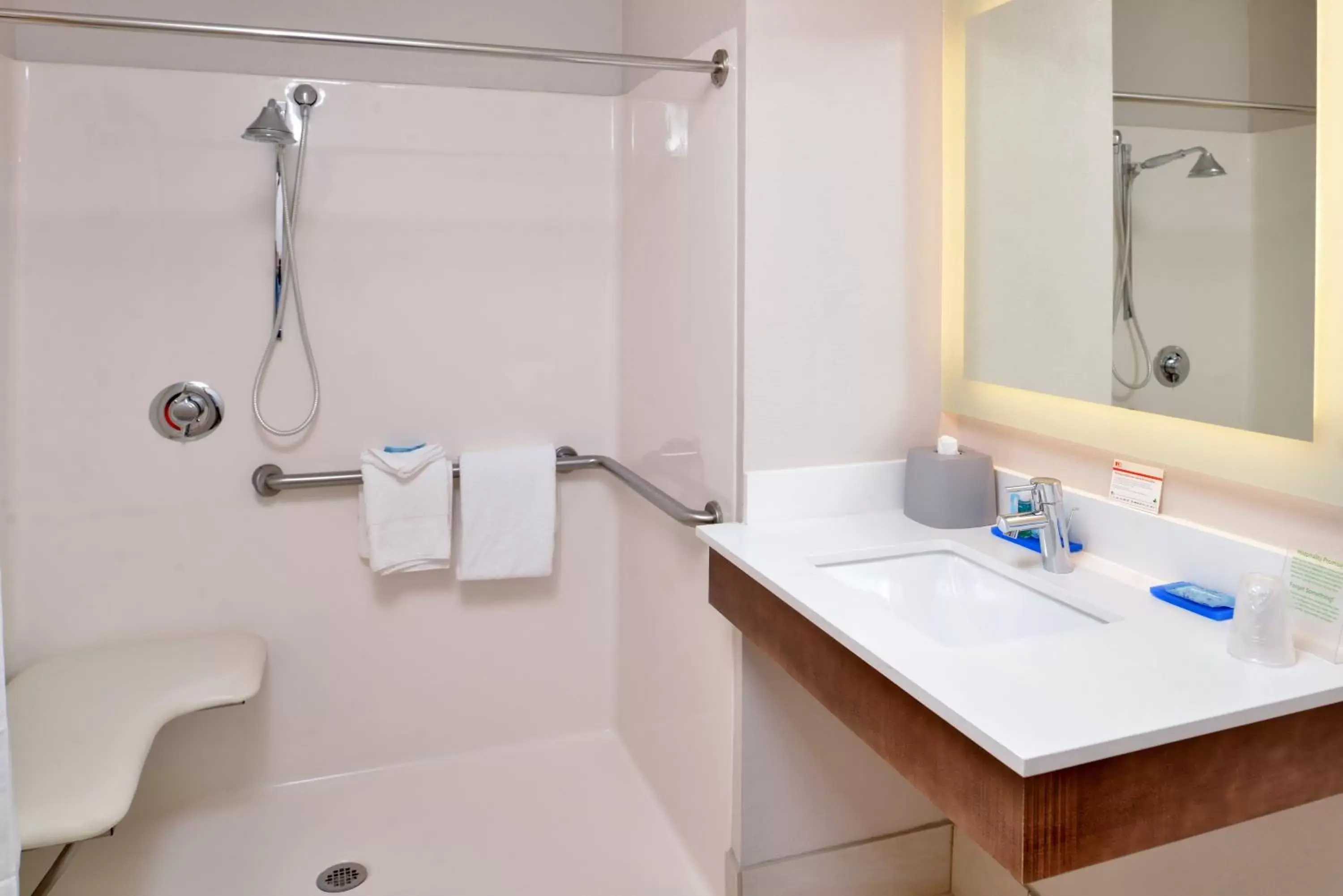 Photo of the whole room, Bathroom in Holiday Inn Express Hotel & Suites Cincinnati - Mason, an IHG Hotel