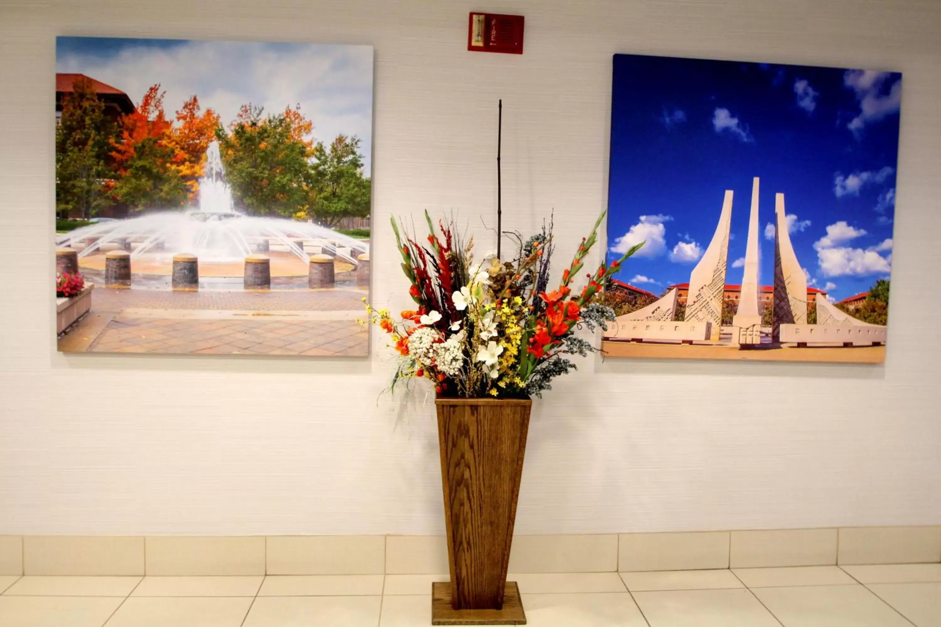 Lobby or reception in Baymont by Wyndham Lafayette - Purdue University