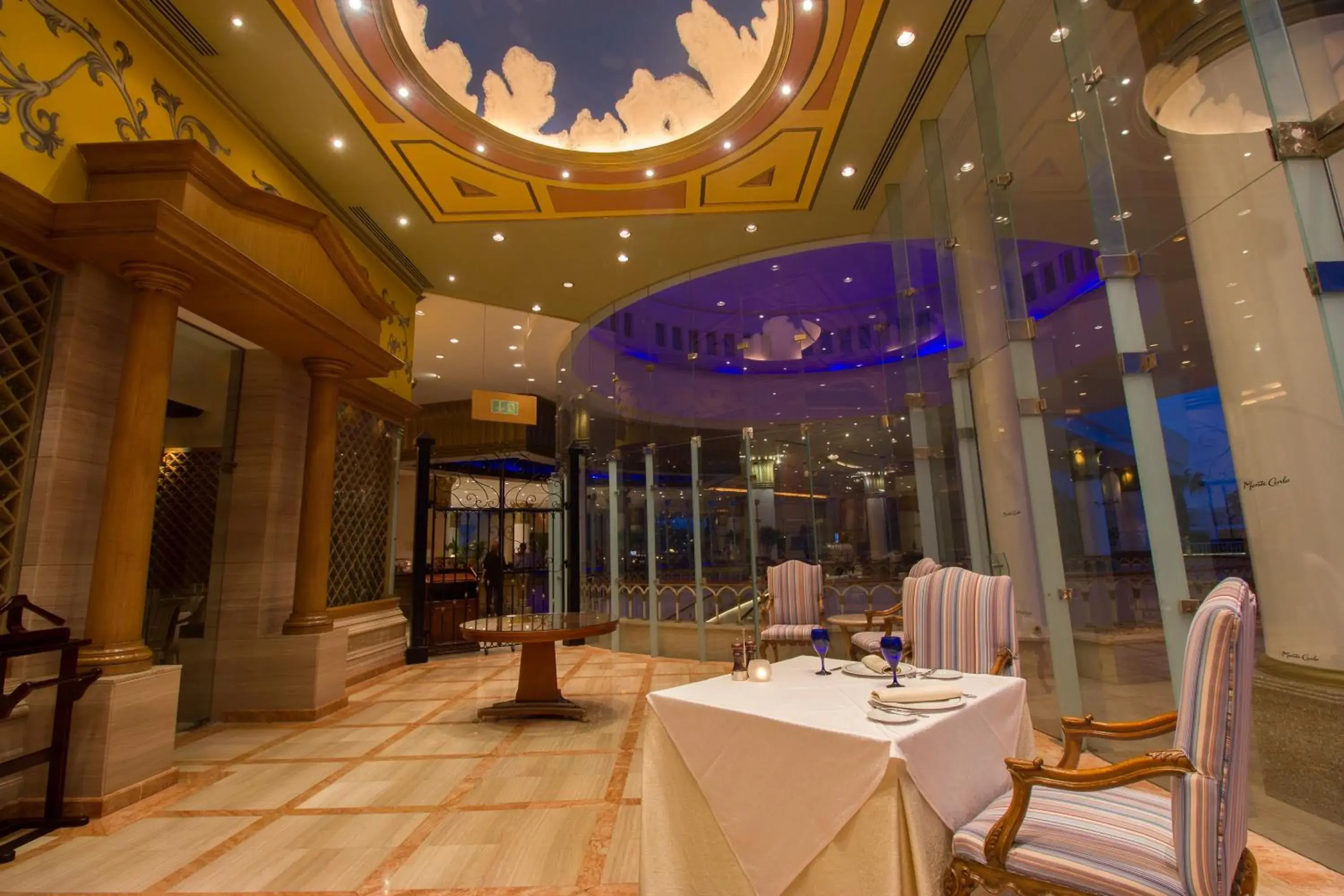 Restaurant/Places to Eat in Royal Monte Carlo Sharm Villas & Suites