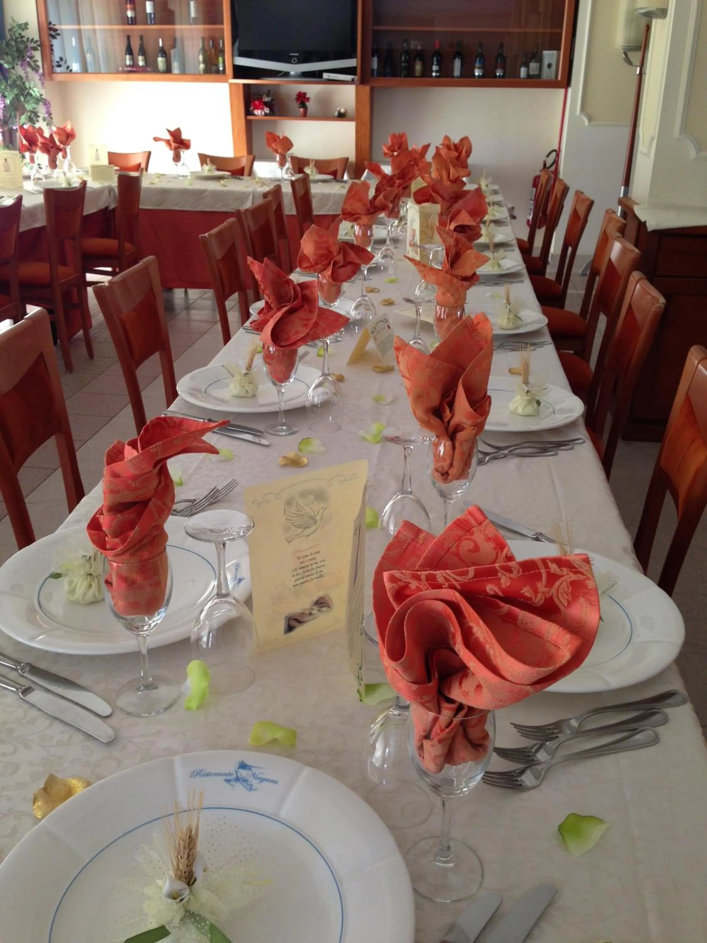 Restaurant/places to eat in Hotel Niagara