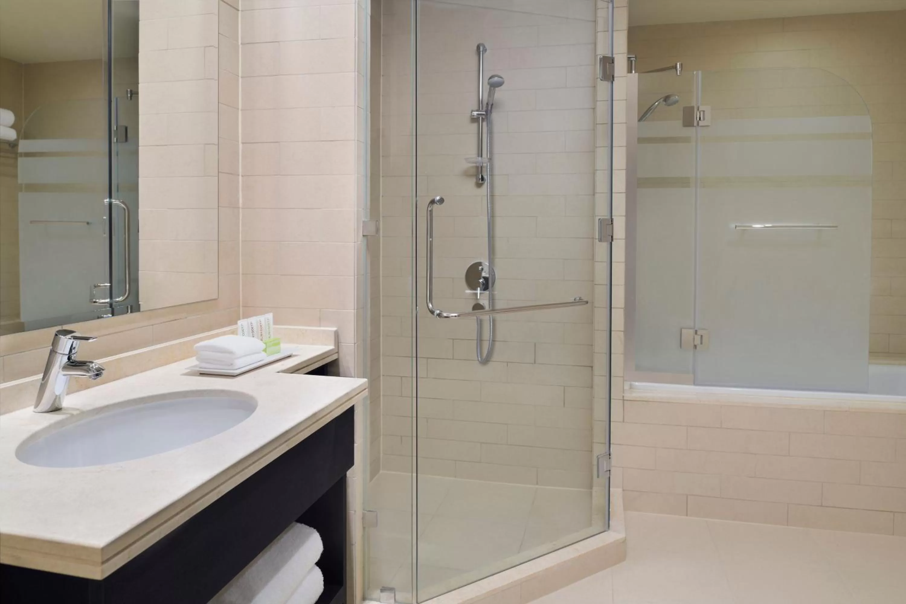 Bathroom in Le Meridien City Center Doha