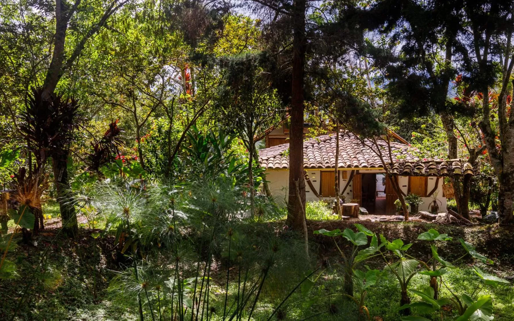 Property building in Hotel La Casa de Francois