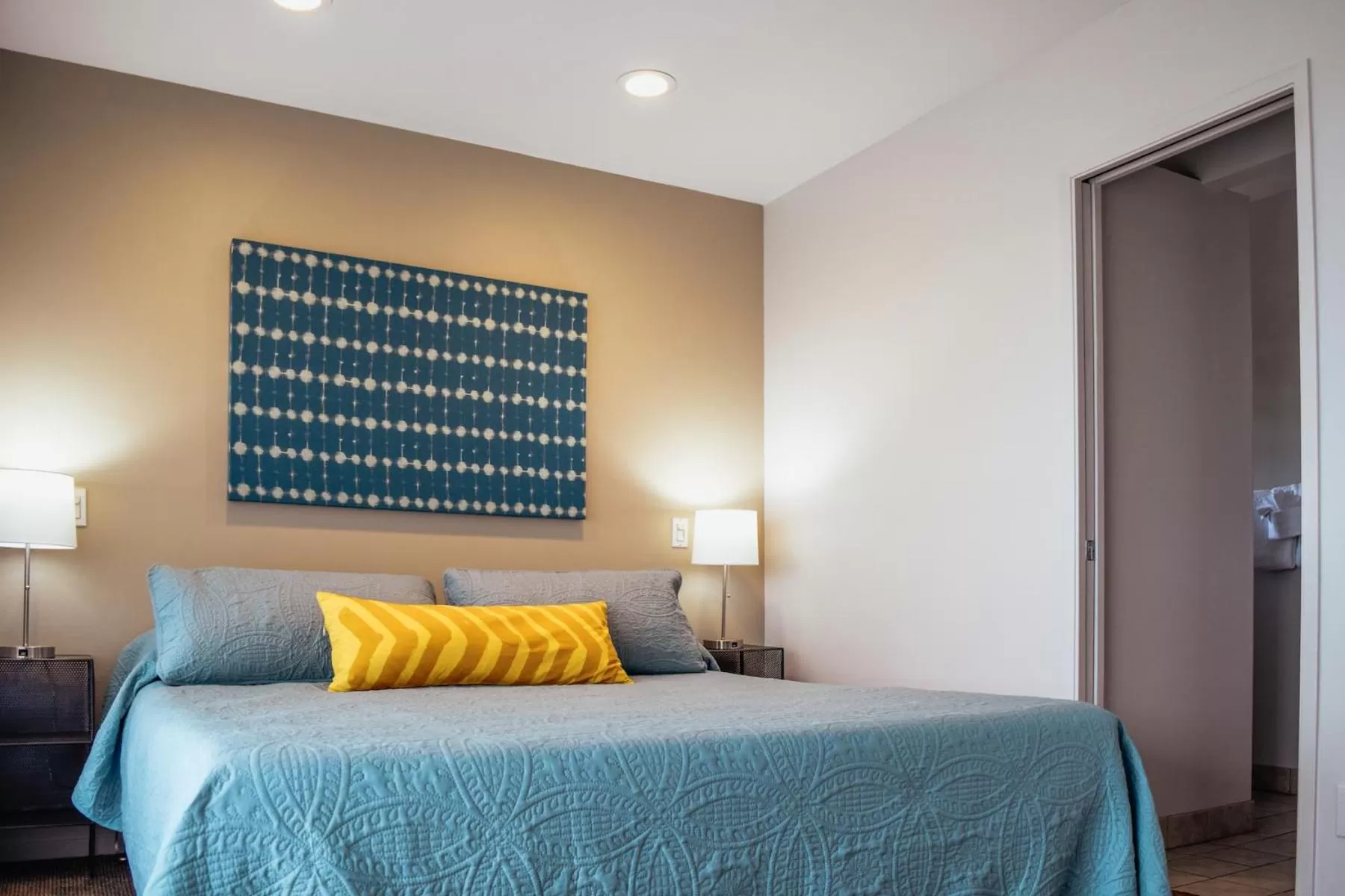 Bed in Napili Village Hotel