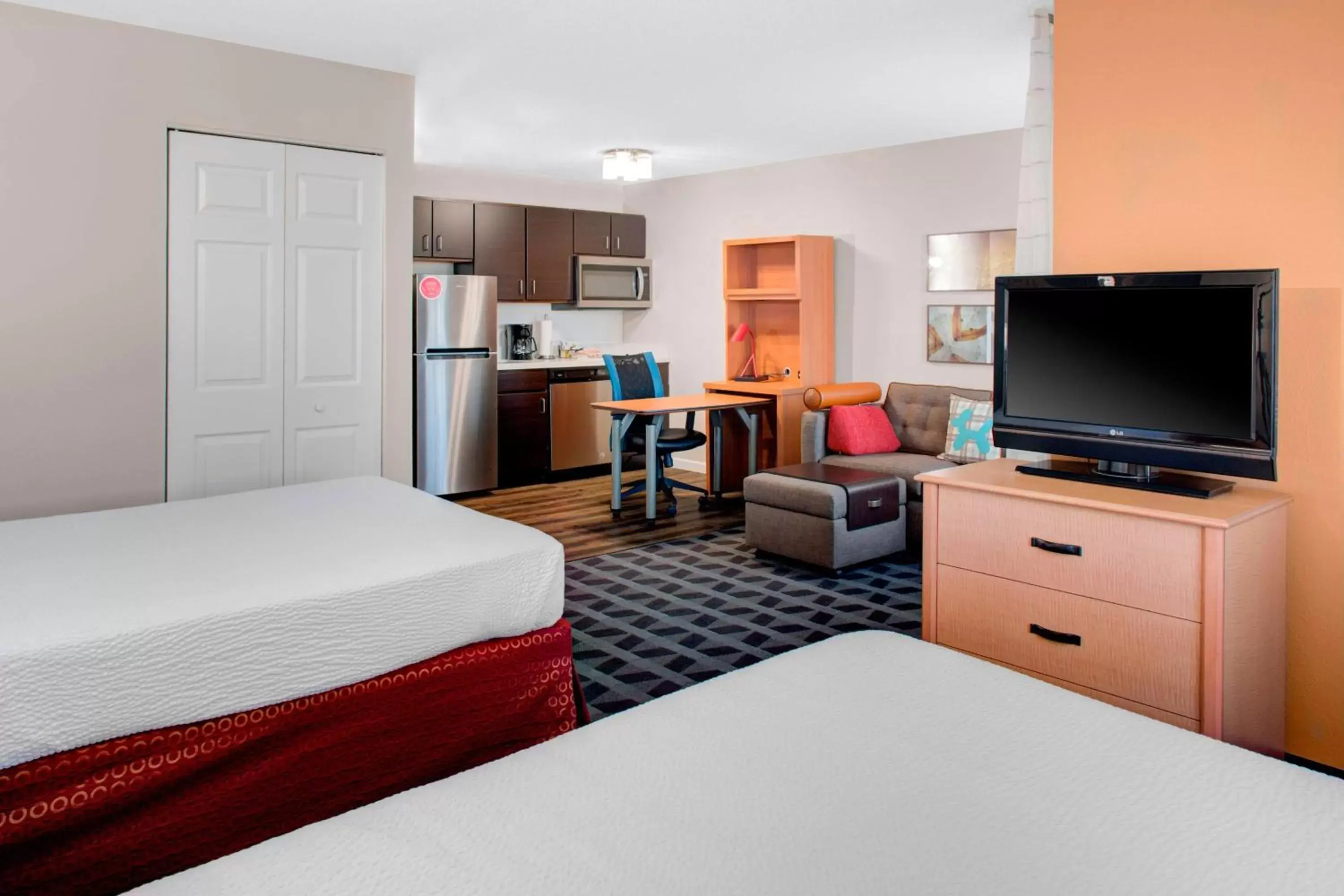 Photo of the whole room, Bed in TownePlace Suites Wichita East