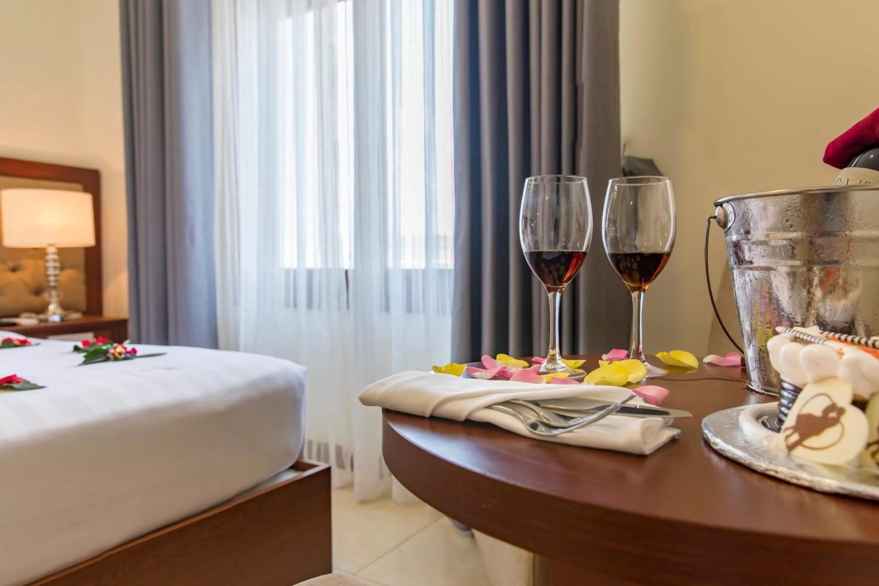 Food and drinks, Bed in Apus Hotel