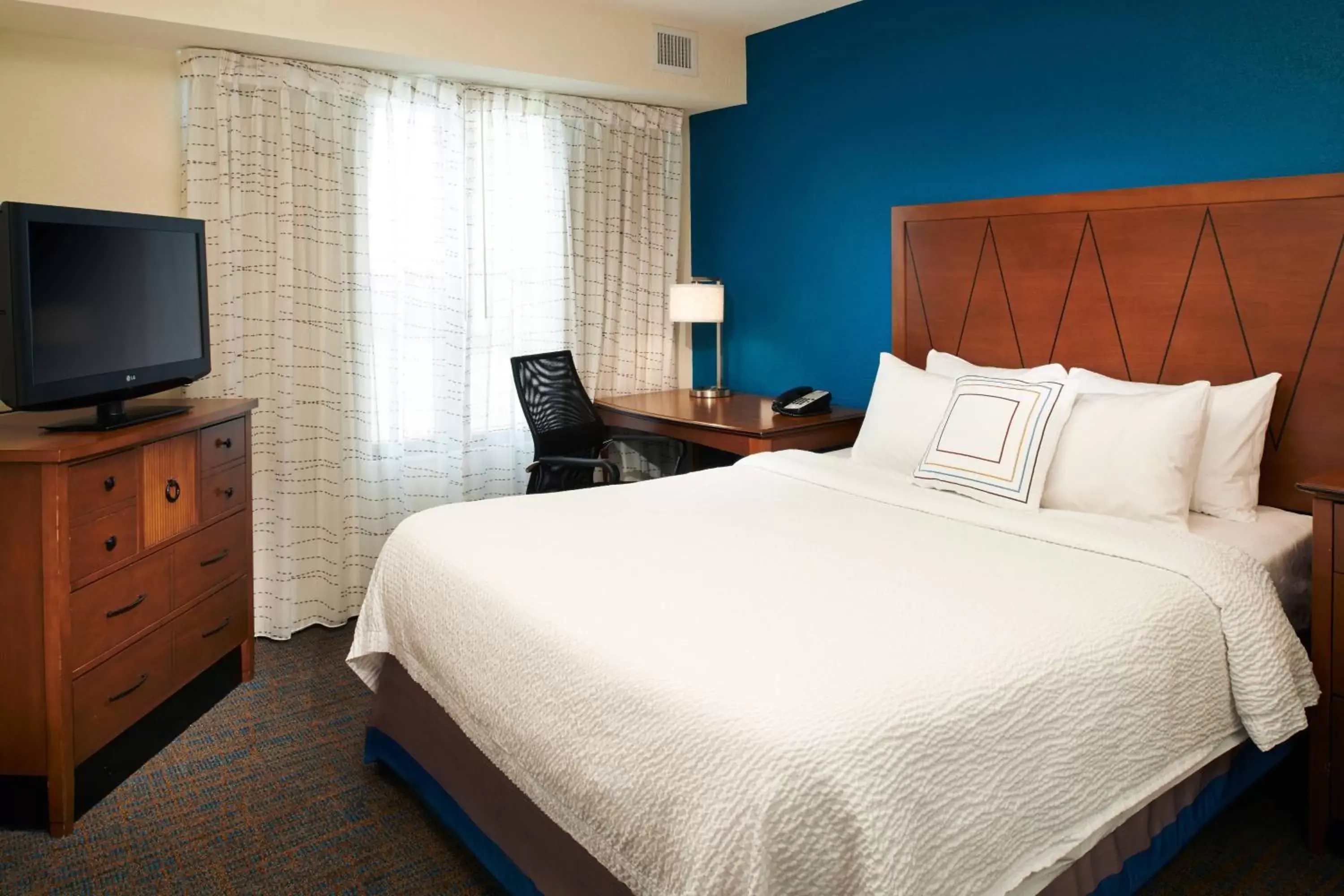Bedroom, Bed in Residence Inn by Marriott Saginaw