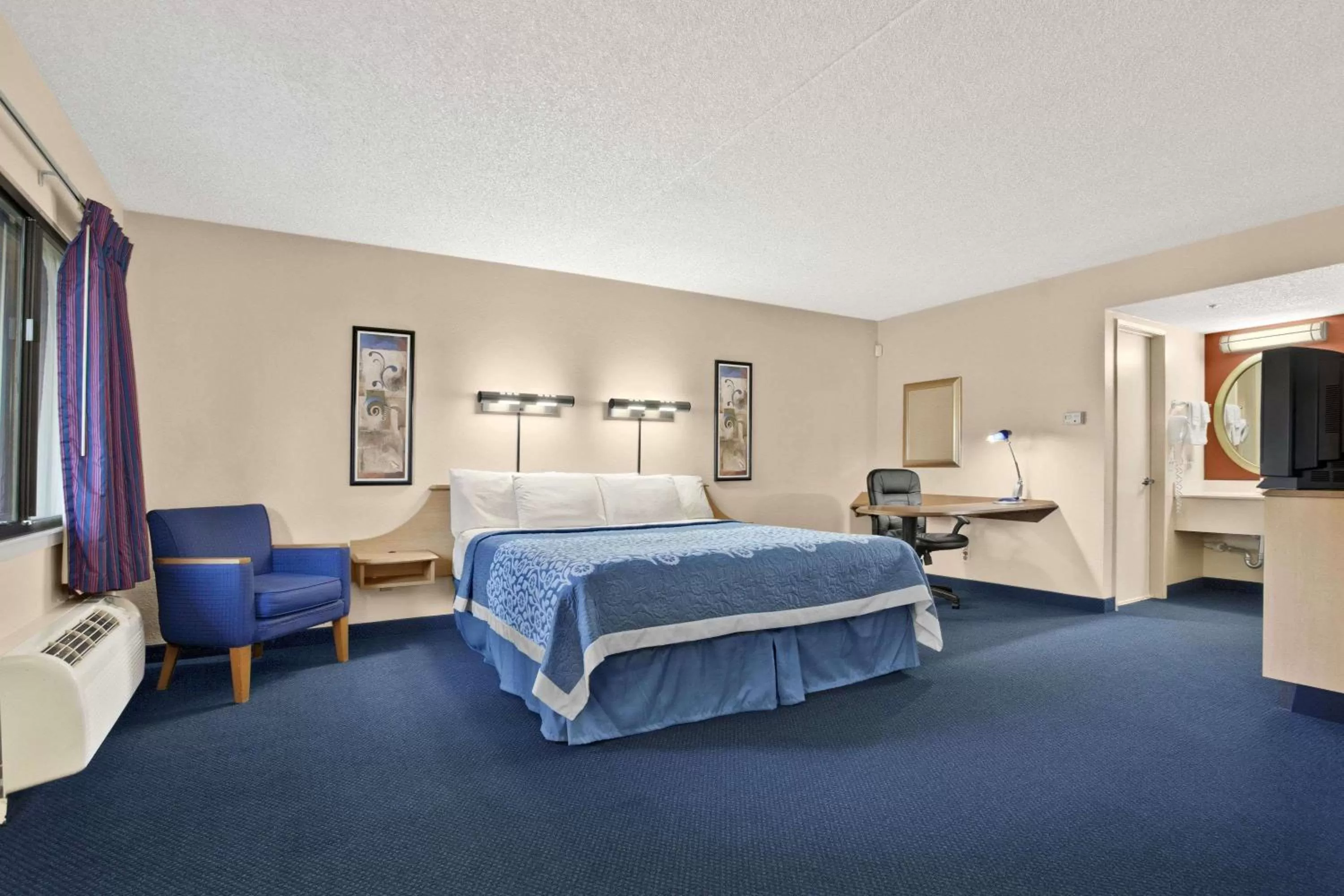 Photo of the whole room, Bed in Days Inn by Wyndham Buena Park Anaheim