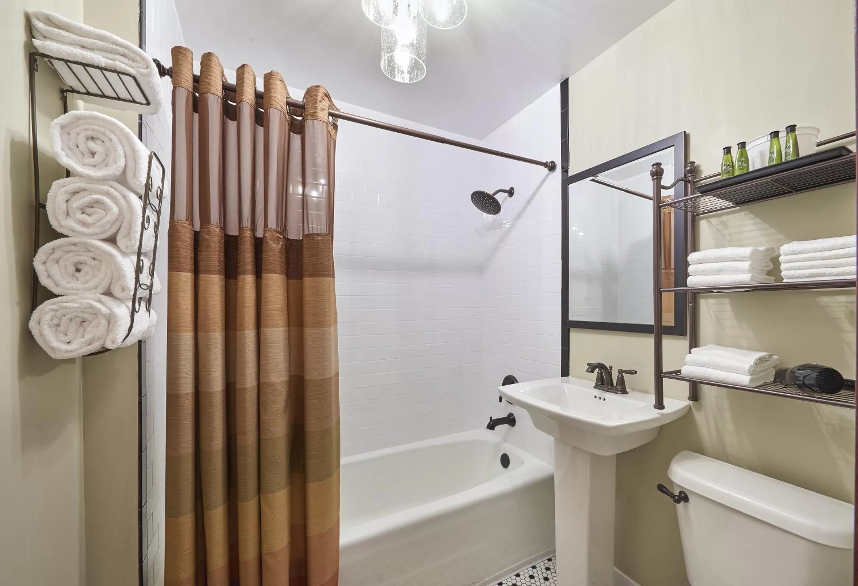 Bathroom in Hotel Apache