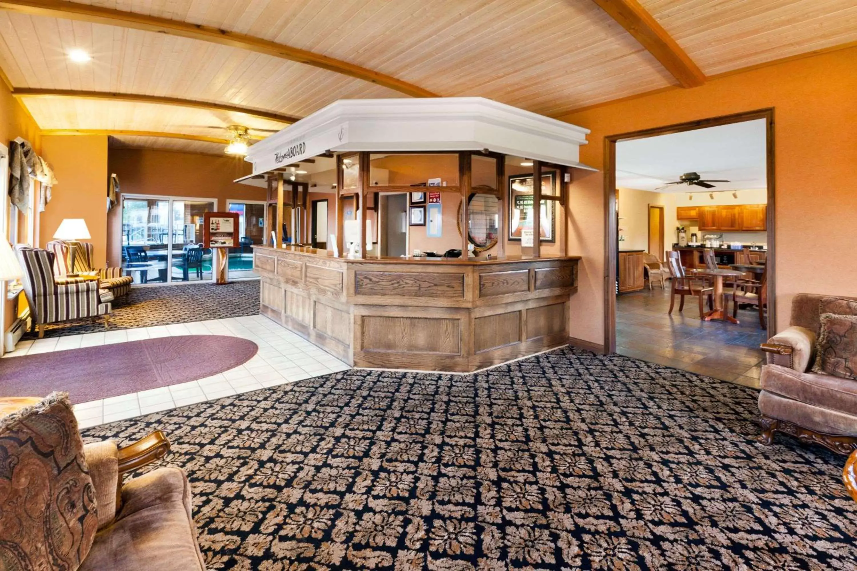 Lobby or reception, Lobby/Reception in Ramada by Wyndham Mackinaw City Waterfront