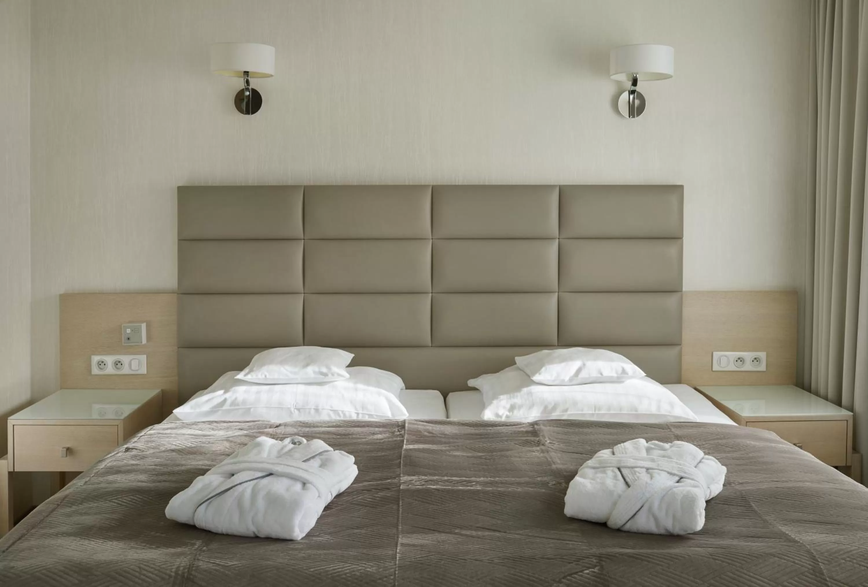 Bed in Columna Medica