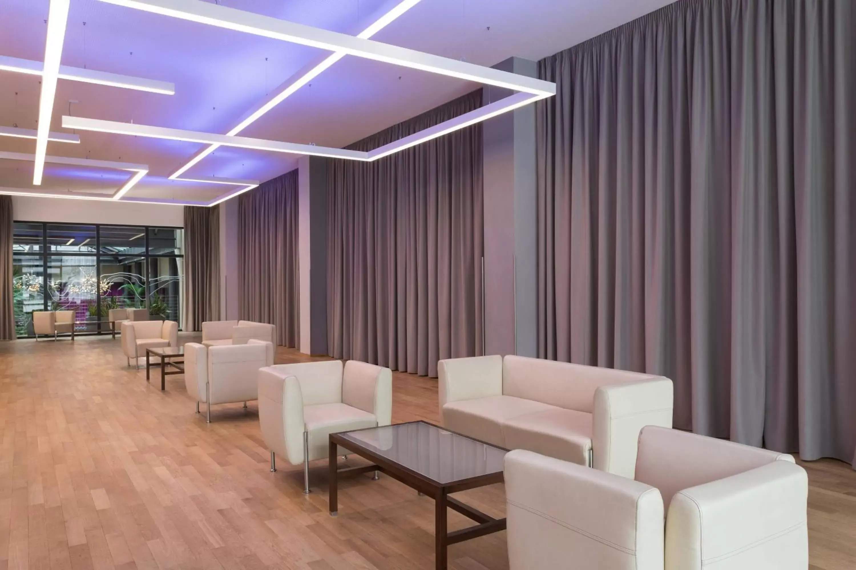 Meeting/conference room, Lounge/Bar in Four Points Sheraton Bolzano Bozen