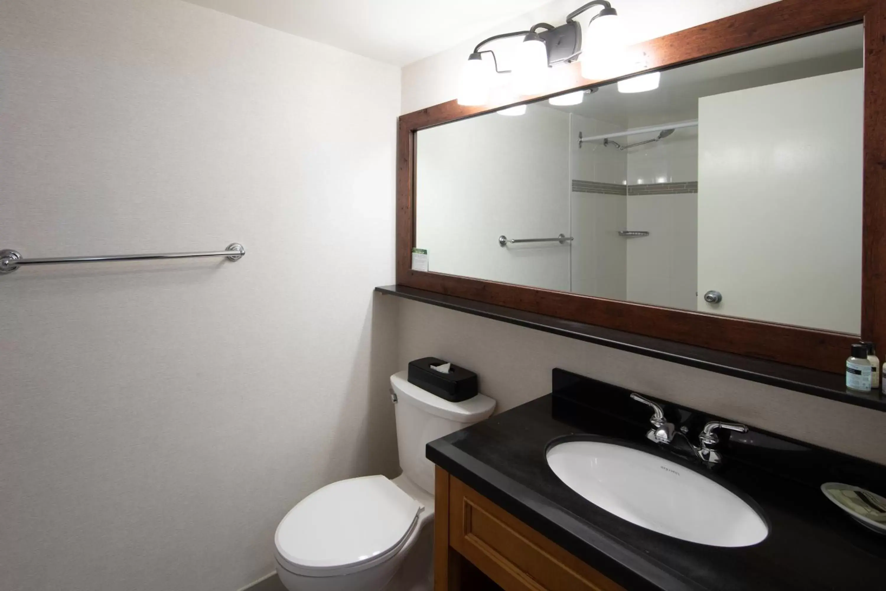 Bathroom in Tantalus Resort Lodge