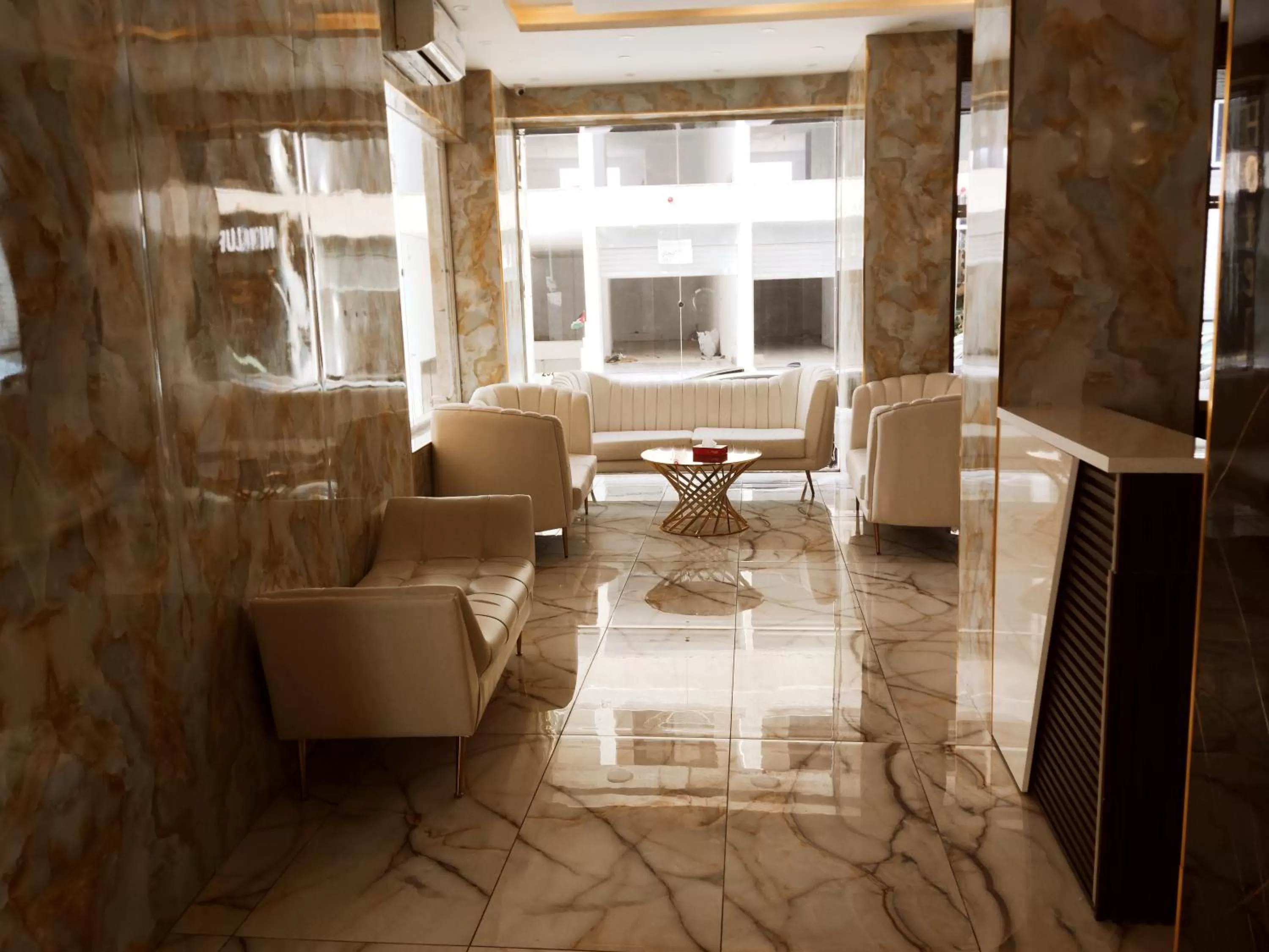 Lobby or reception in Golden Plaza Hotel