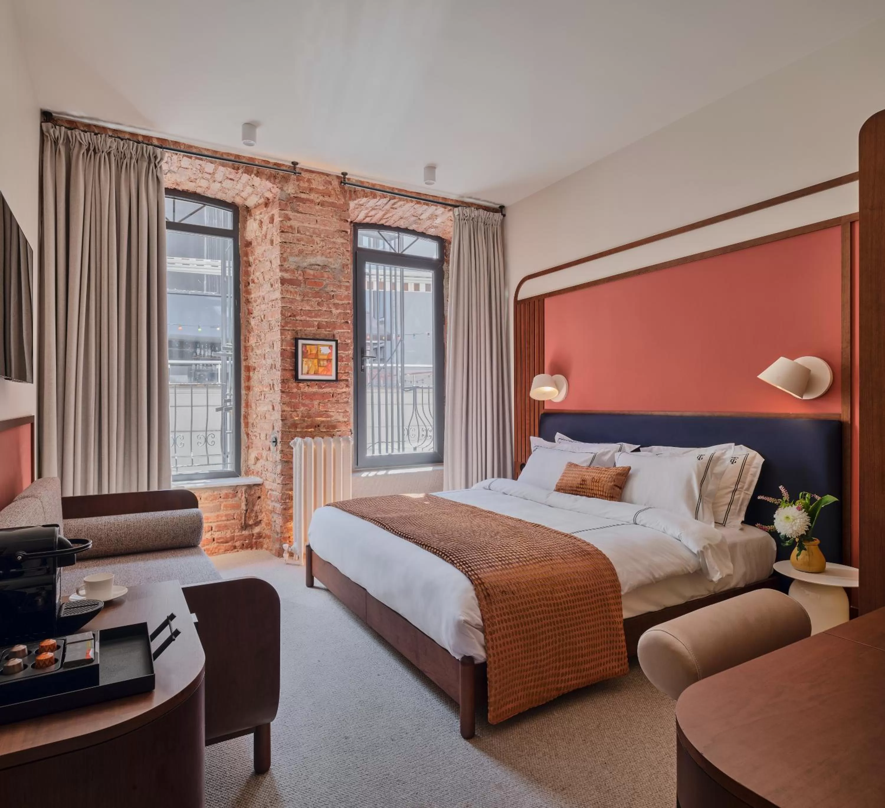 Photo of the whole room, Bed in GentleTom