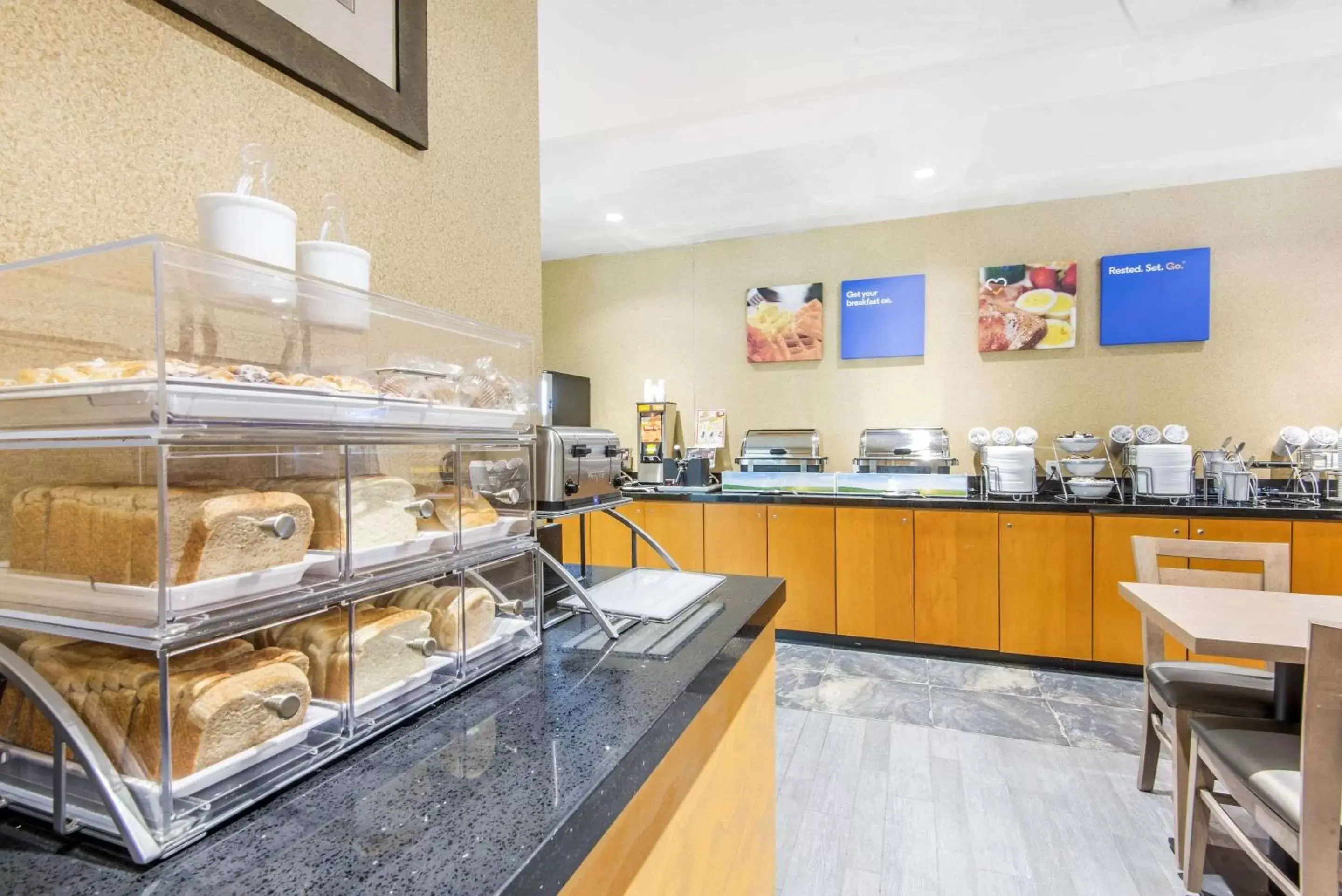 Restaurant/Places to Eat in Comfort Inn & Suites Collingwood