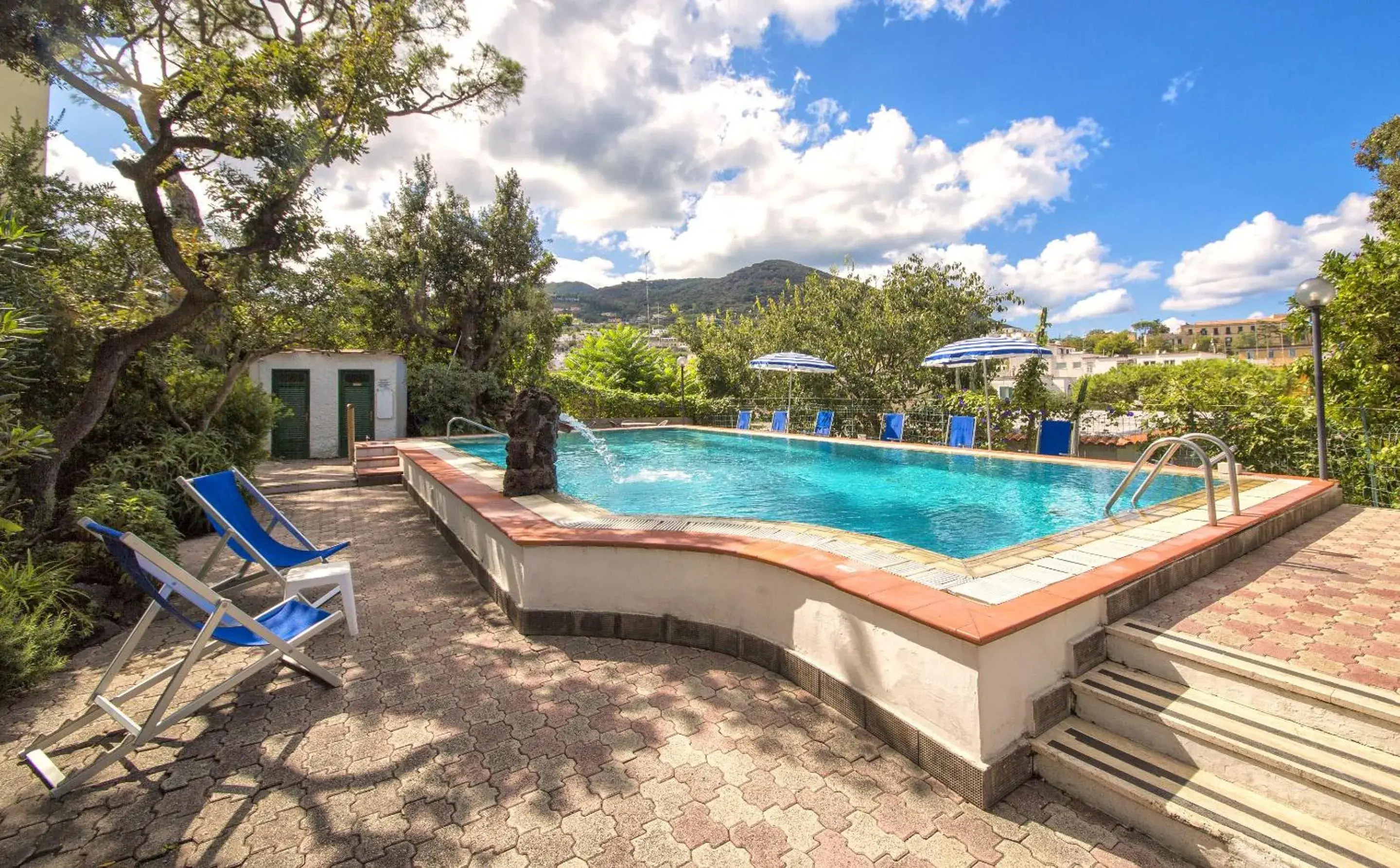 Swimming Pool in Hotel Vittoria