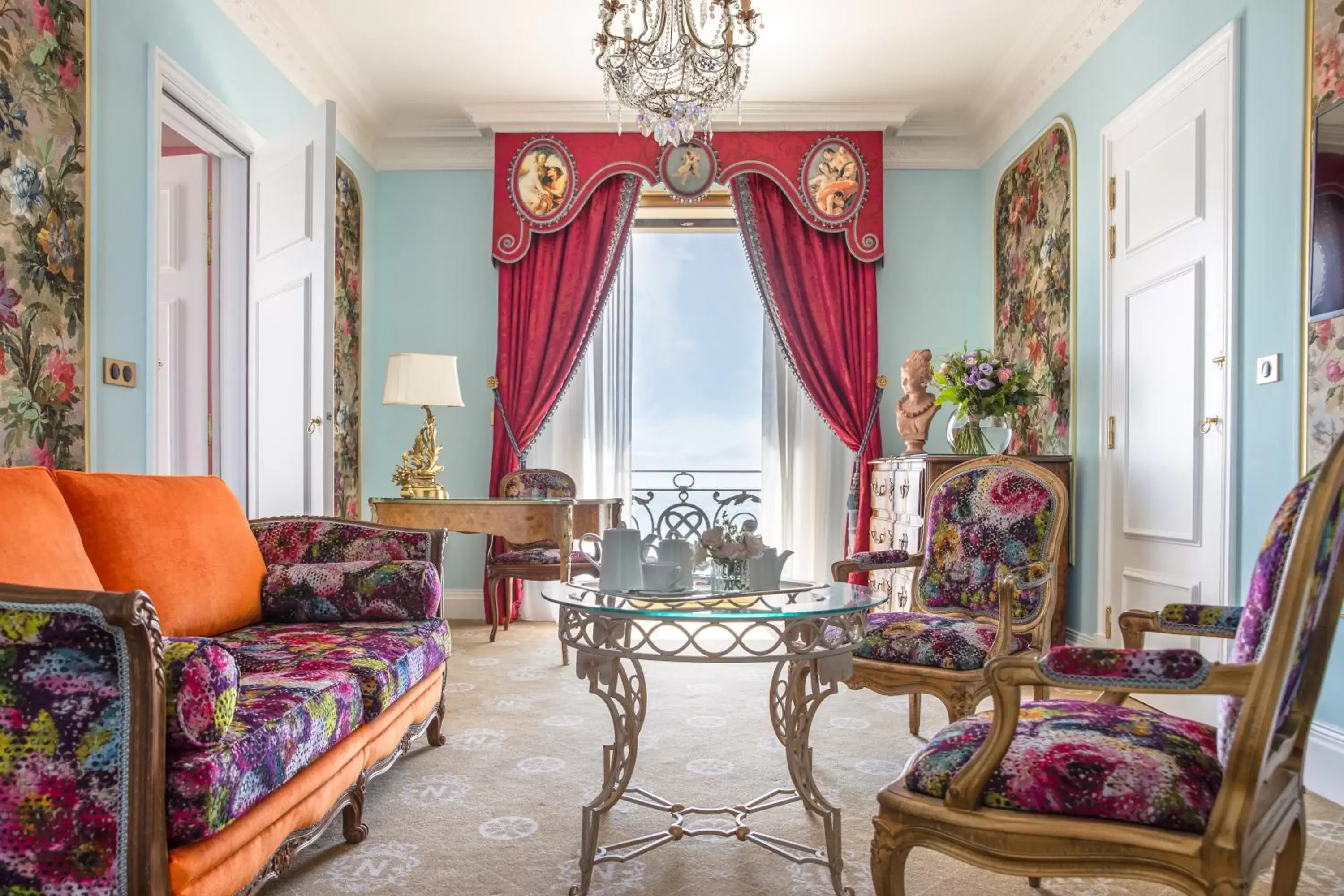 Seating Area in Hotel Le Negresco