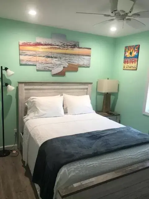 Bed in Montauk Oceanside Suites