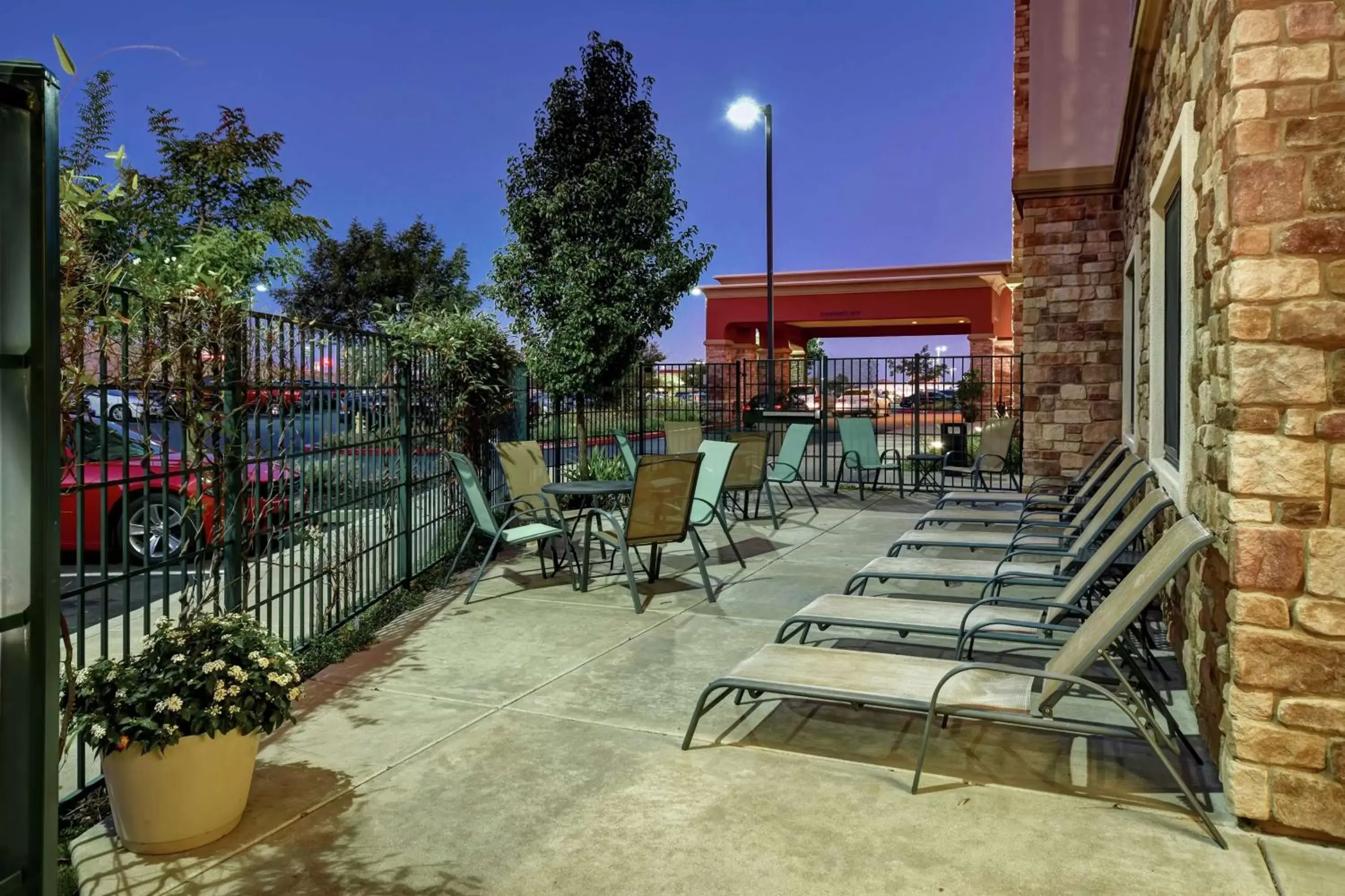 Patio in Hampton Inn & Suites Folsom