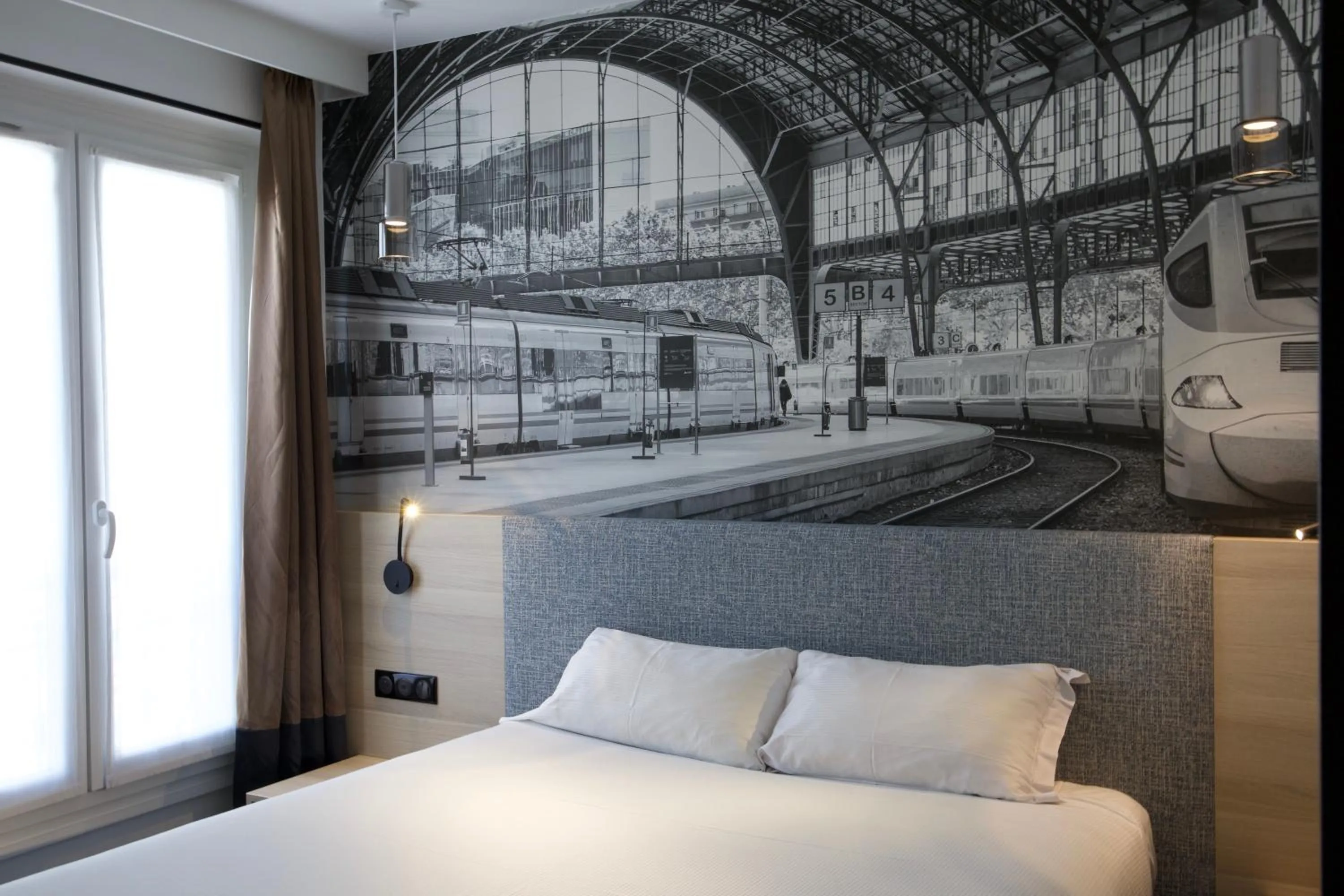 Decorative detail, Bed in Appia La Fayette