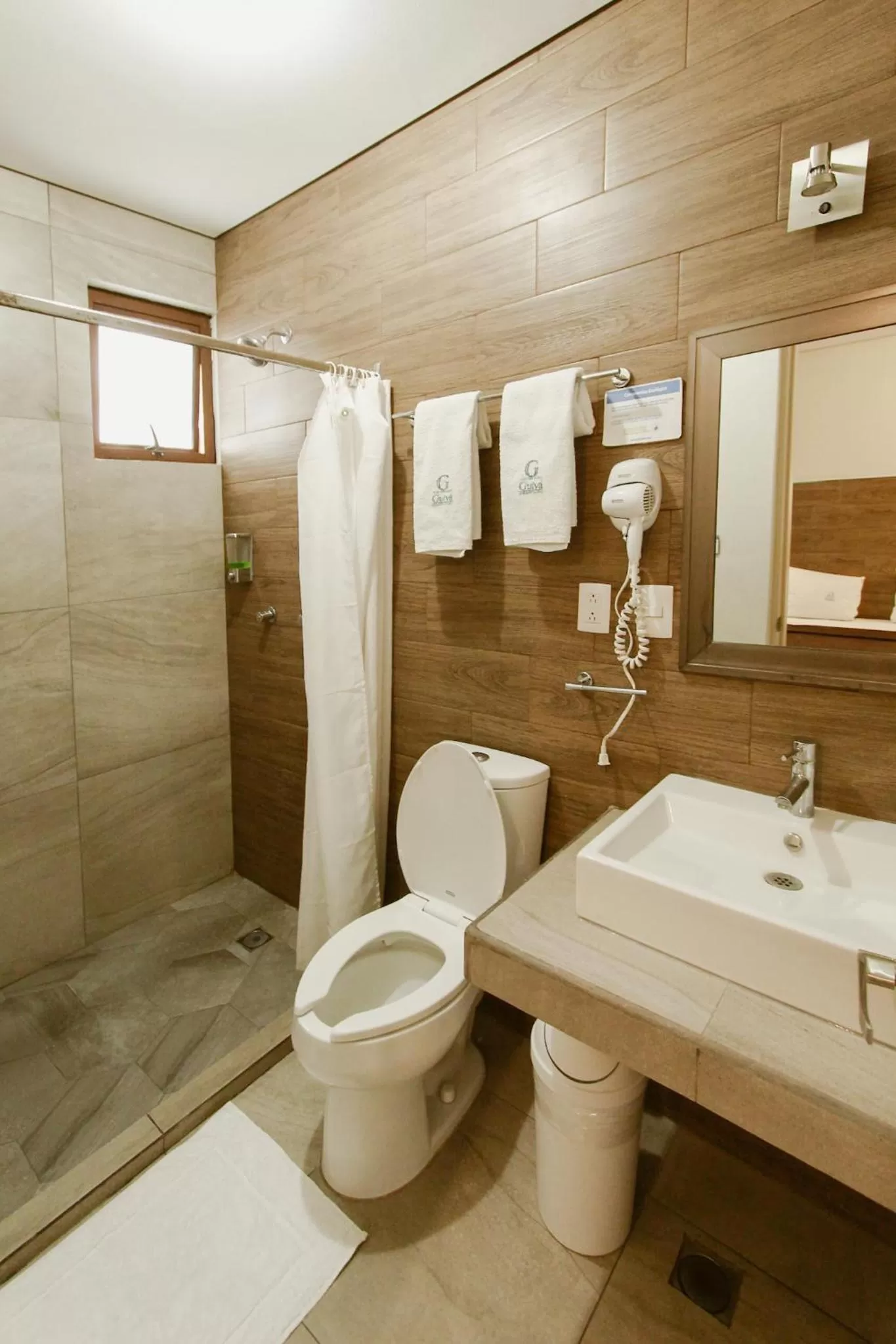 Bathroom in Hotel Guivá Aeropuerto