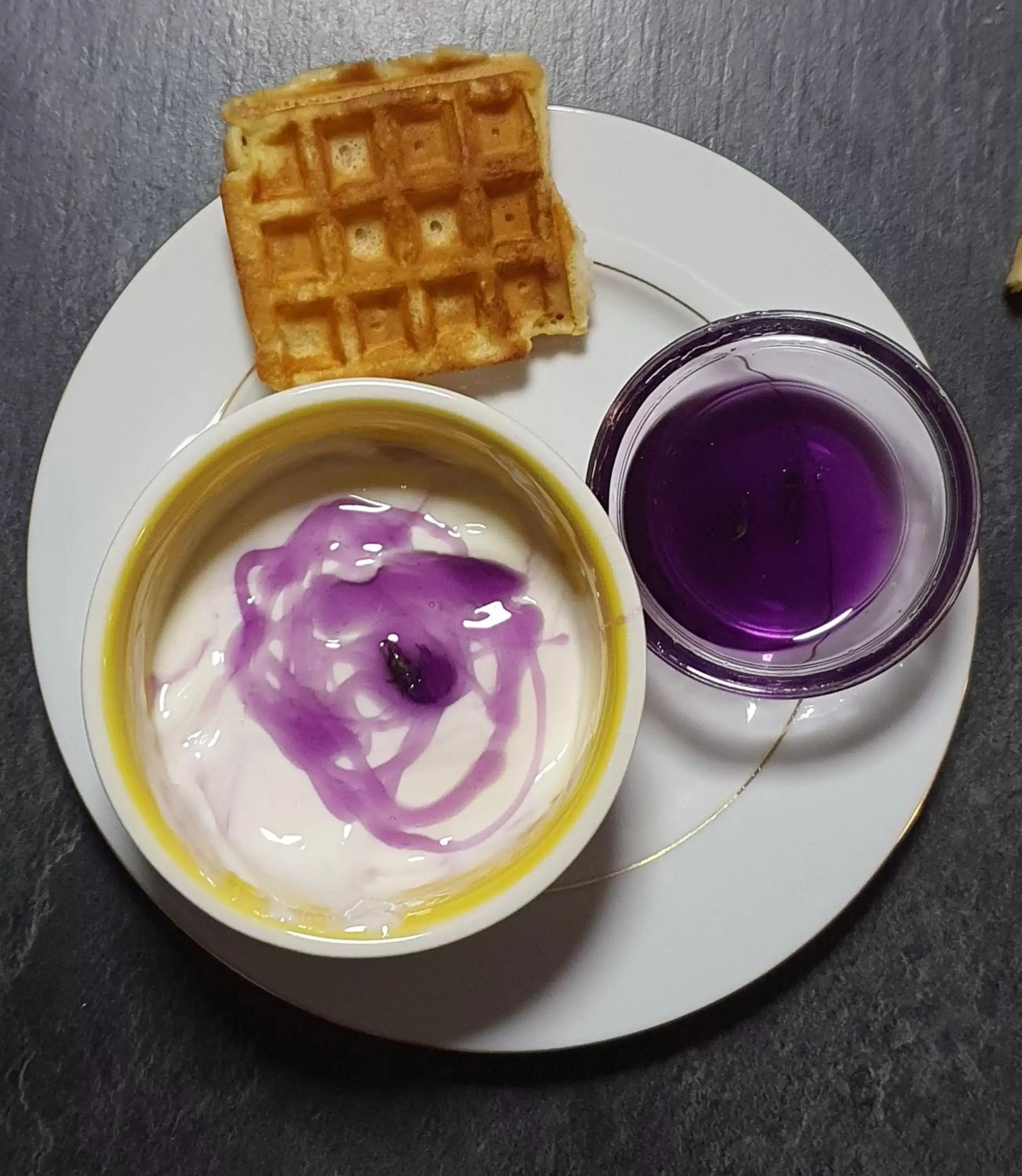 Breakfast in A l'Ecole Buissonnière