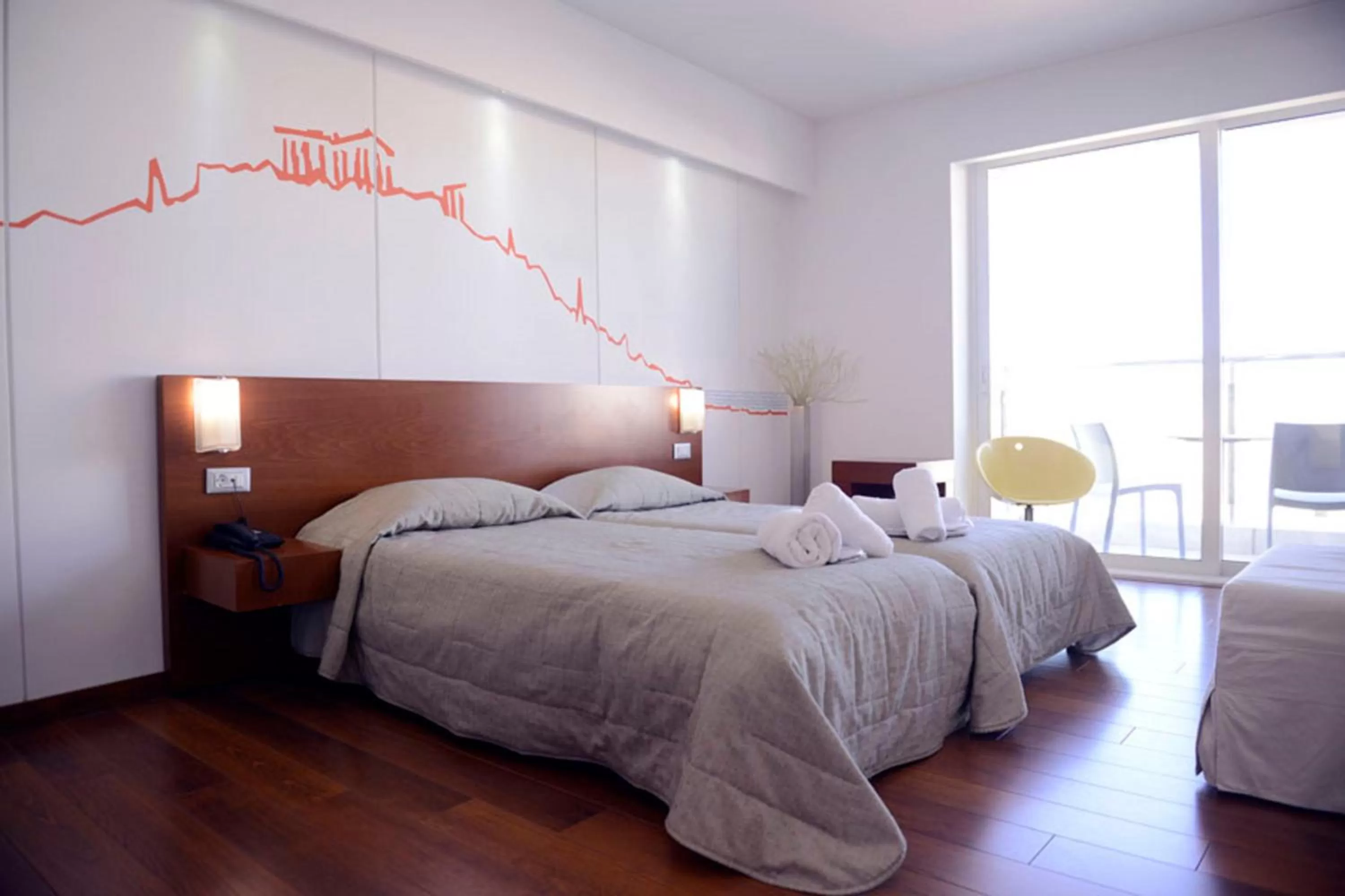 Photo of the whole room, Bed in Dorian Inn - Sure Hotel Collection by Best Western