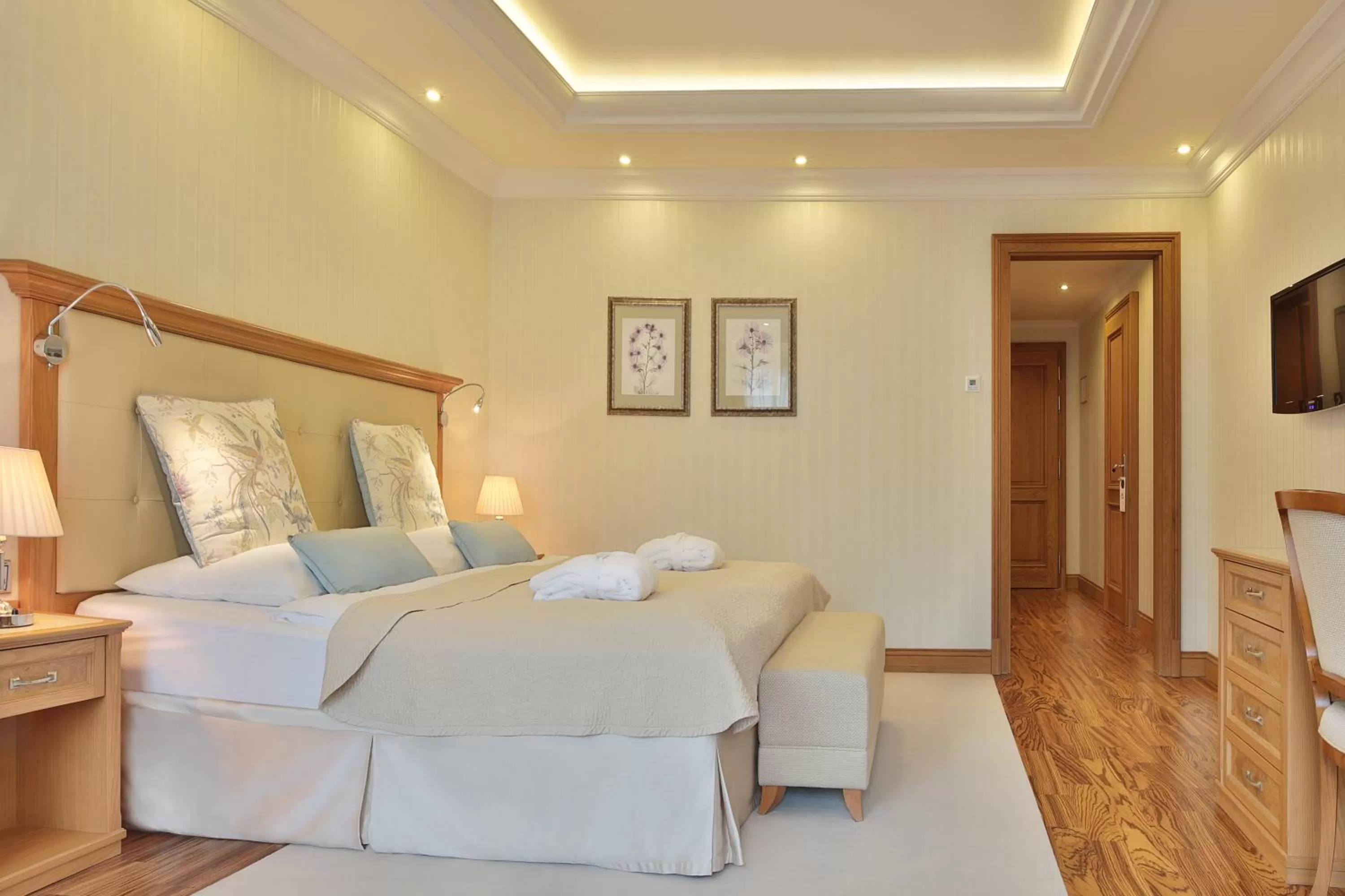 Bedroom in Retro Riverside Wellness Resort