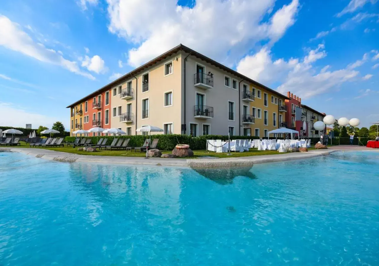 Swimming pool in TH Lazise - Hotel Parchi Del Garda