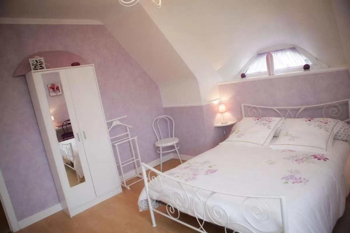 Photo of the whole room, Bed in Ker Paula