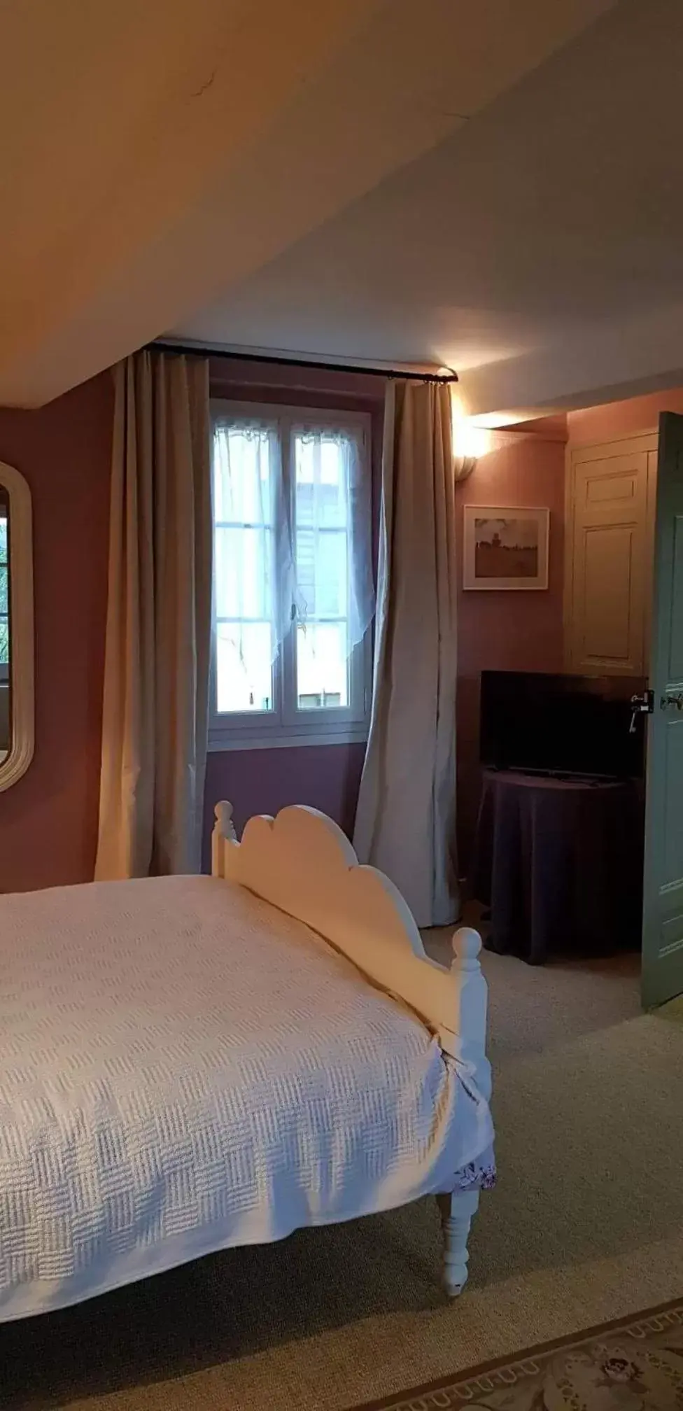 Bed in Le Belvédère - Chambres d'hôtes de charme et Restaurant
