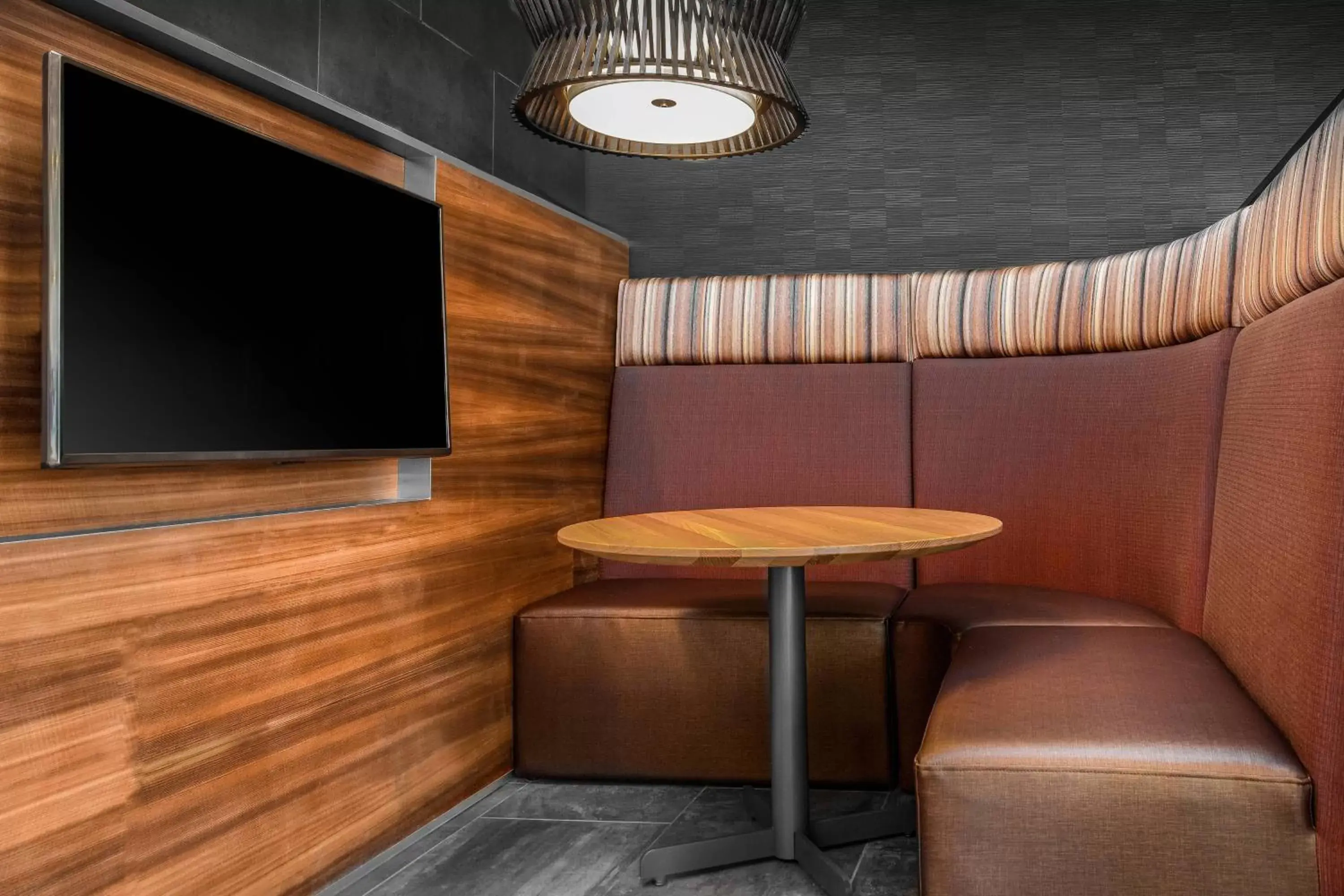 Lobby or reception, Seating Area in Courtyard by Marriott Jonesboro