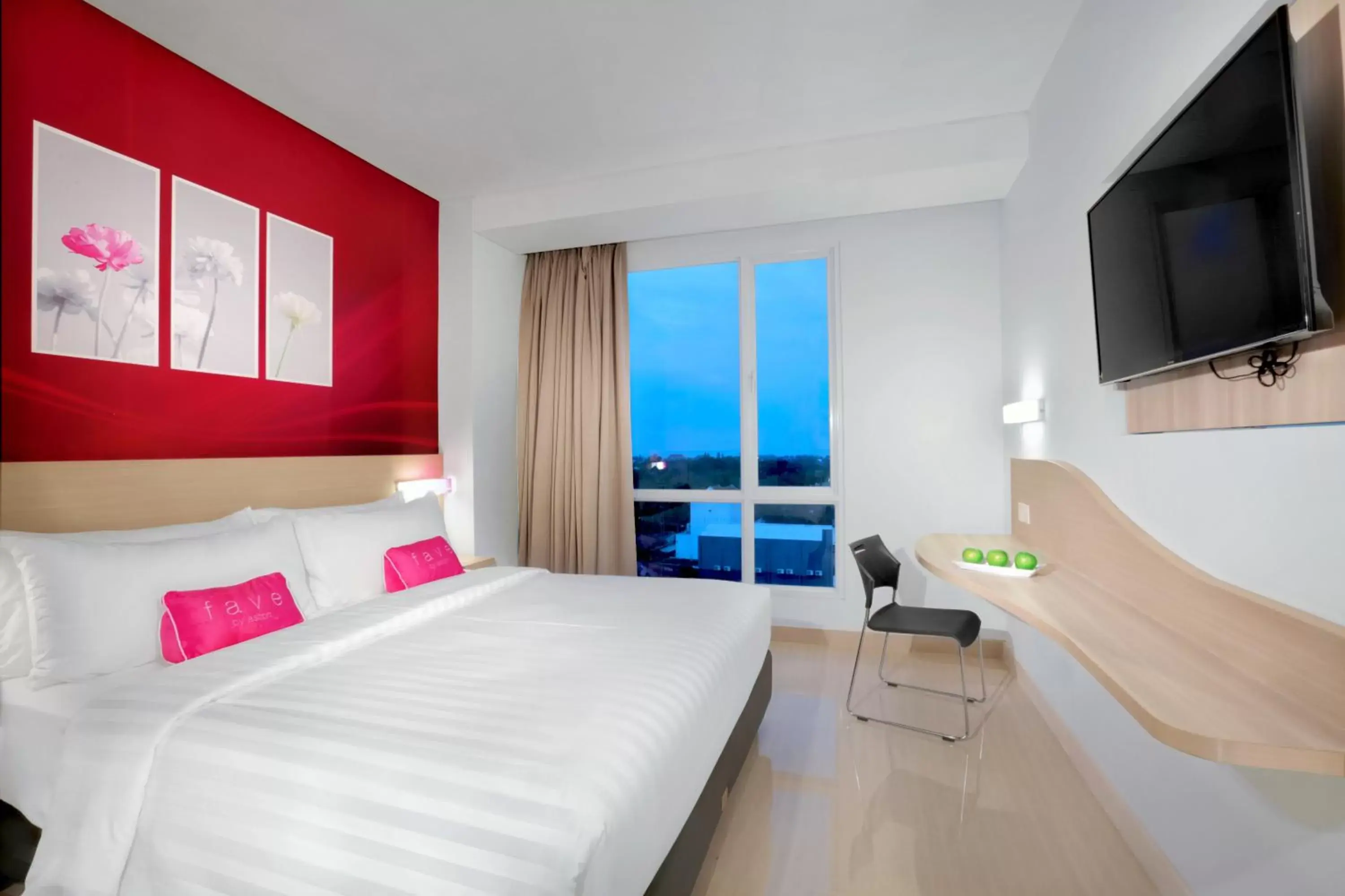Bedroom, Bed in favehotel Tuban