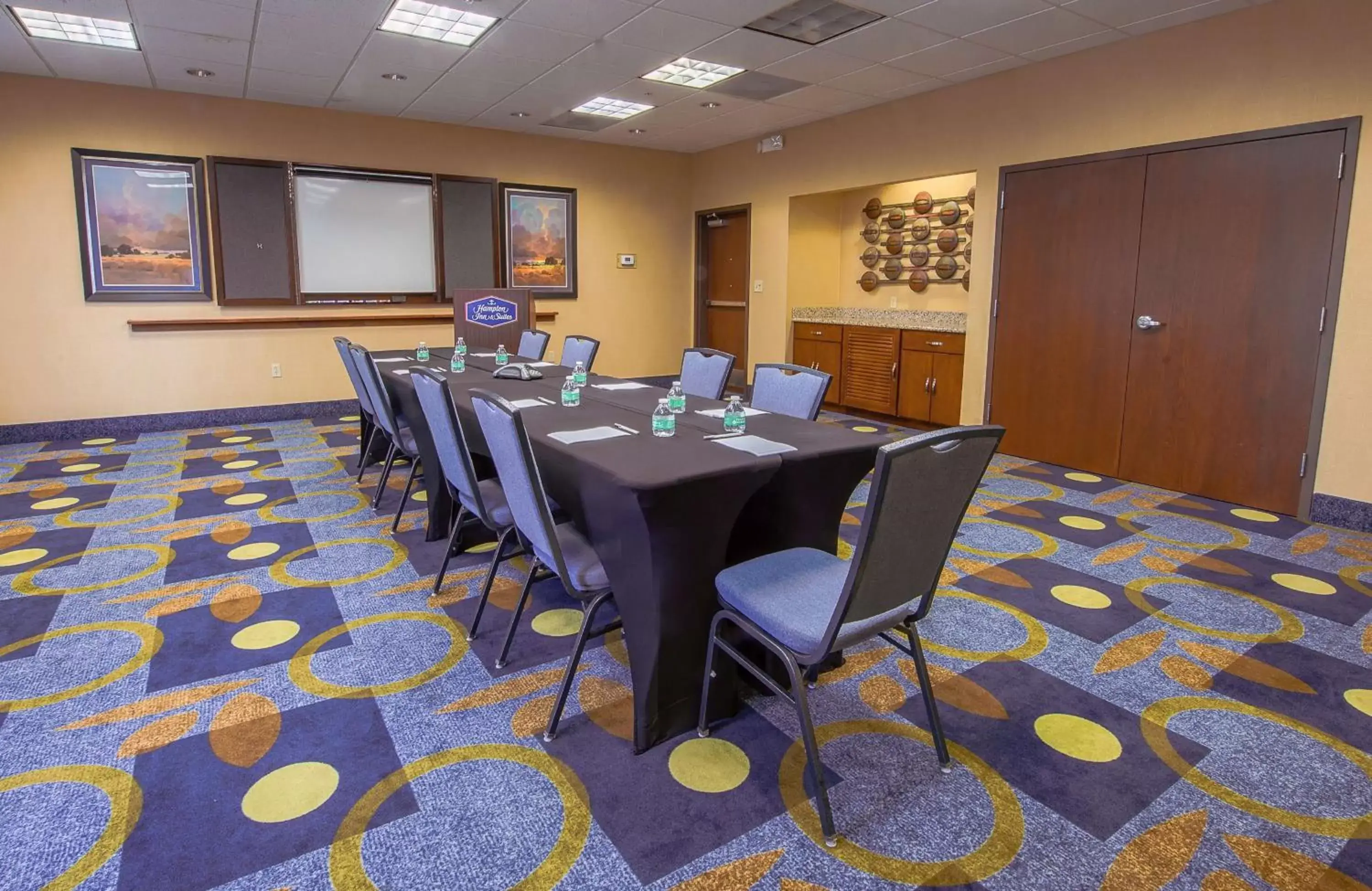 Meeting/conference room in Hampton Inn & Suites Ridgecrest