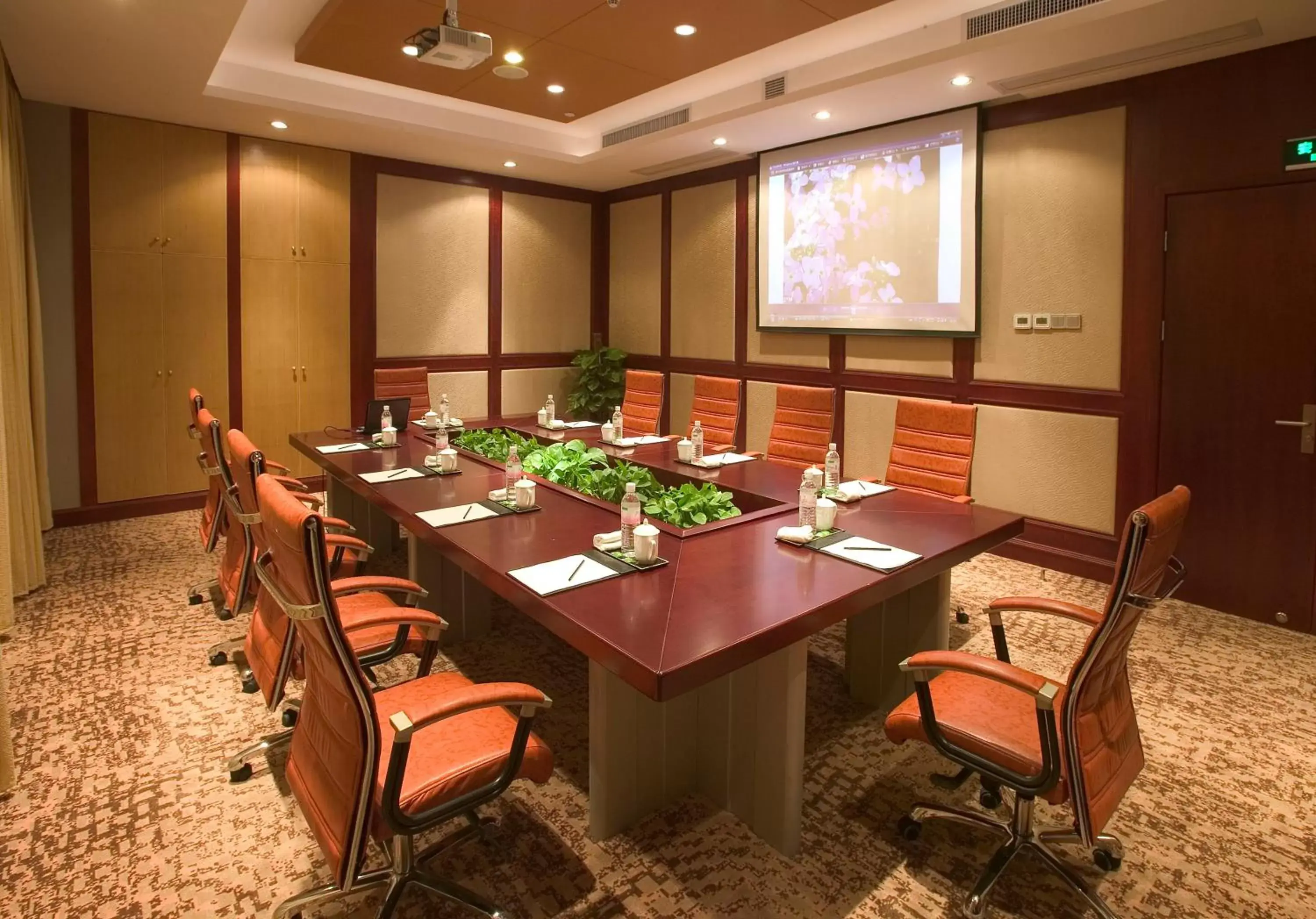 Meeting/conference room in Crowne Plaza City Center Ningbo, an IHG Hotel - Near Ningbo Railway Station