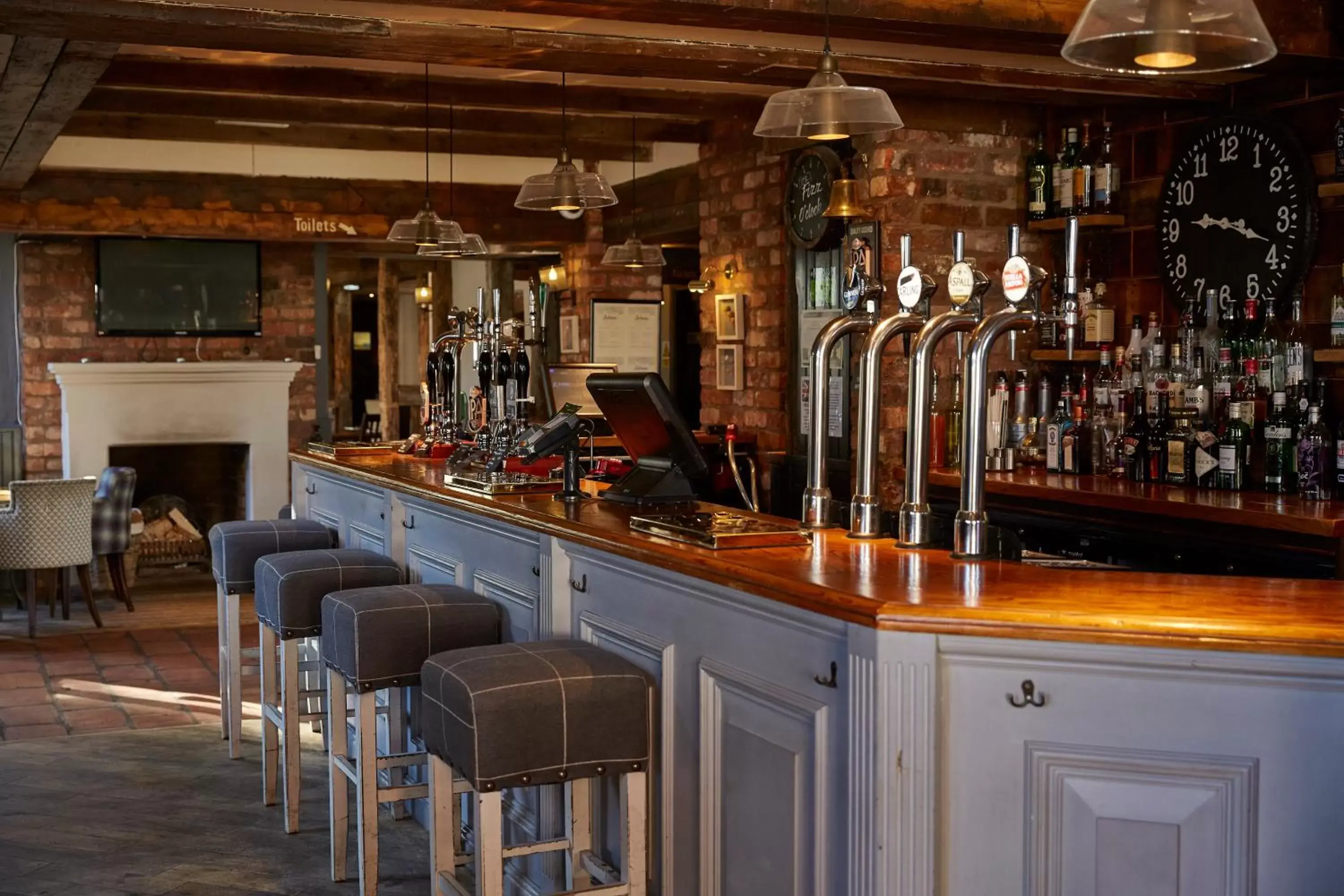 Lounge/Bar in De Trafford Arms by Chef & Brewer Collection