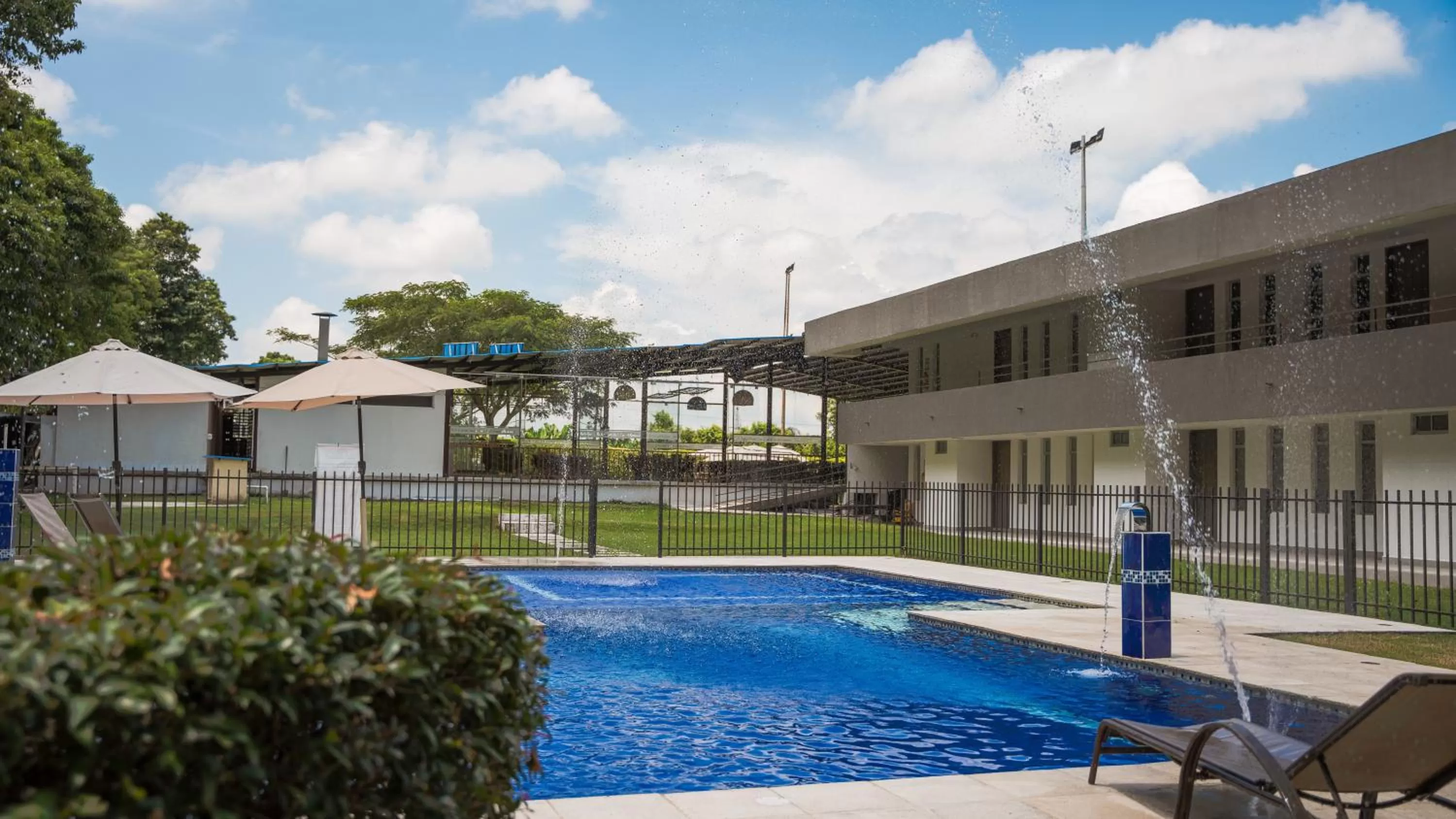 Property building in Hotel Palo Grande CF Pereira