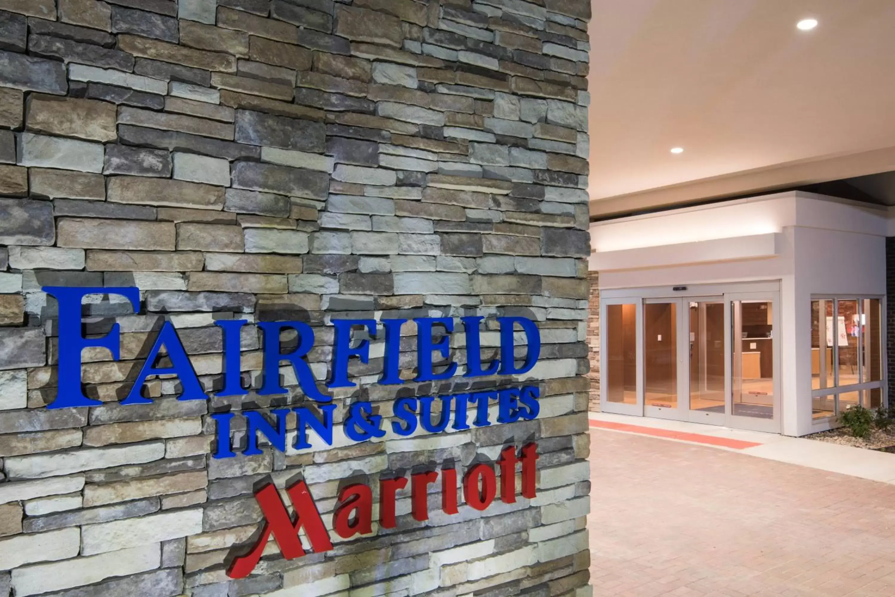 Property building, Property Logo/Sign in Fairfield Inn & Suites by Marriott Fort Wayne Southwest