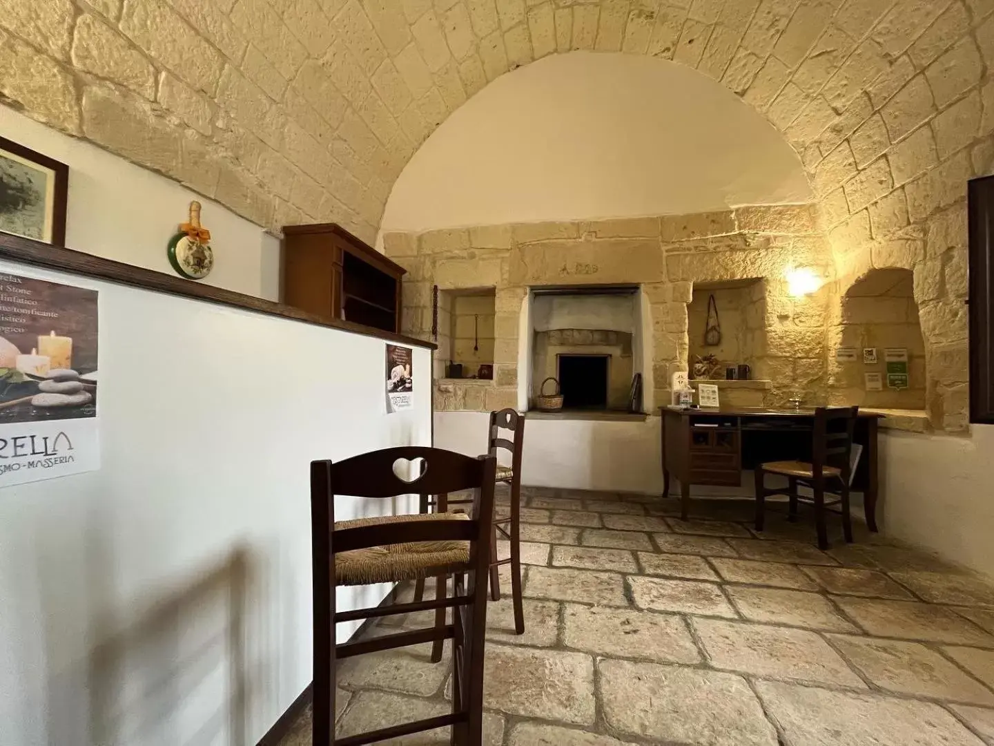 Dining Area in Agriturismo Masseria Costarella