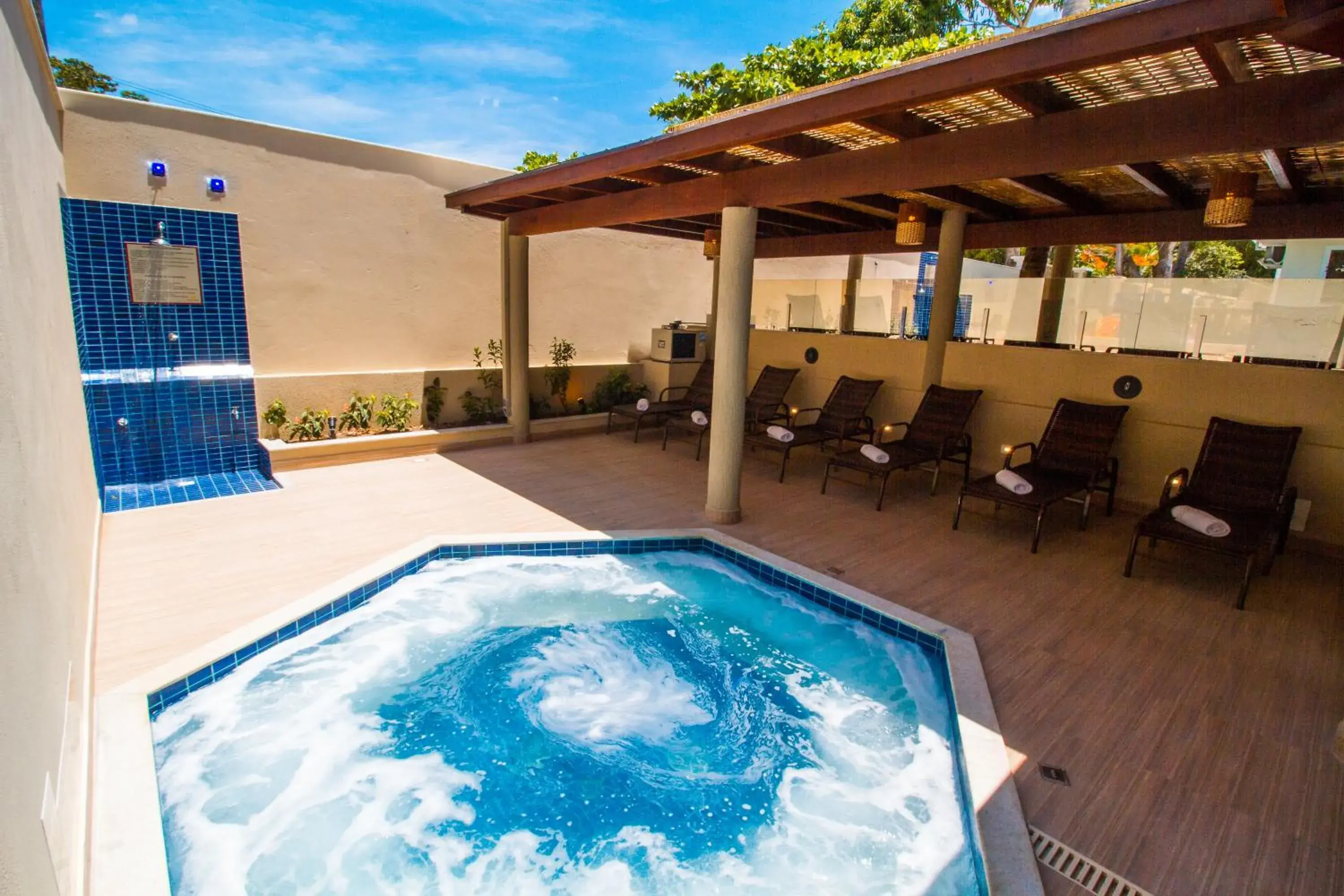 Hot Tub, Swimming Pool in Portal Ville - Rede Soberano