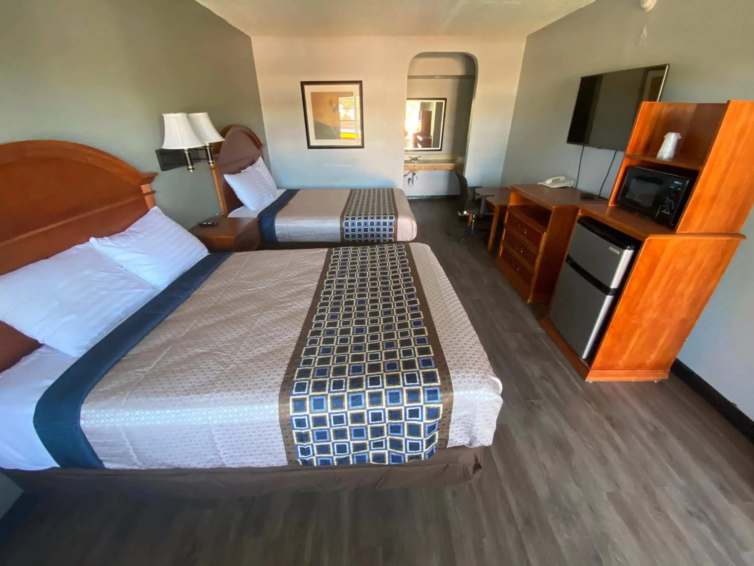 Bed in Americas Best Value Inn - Gainesville