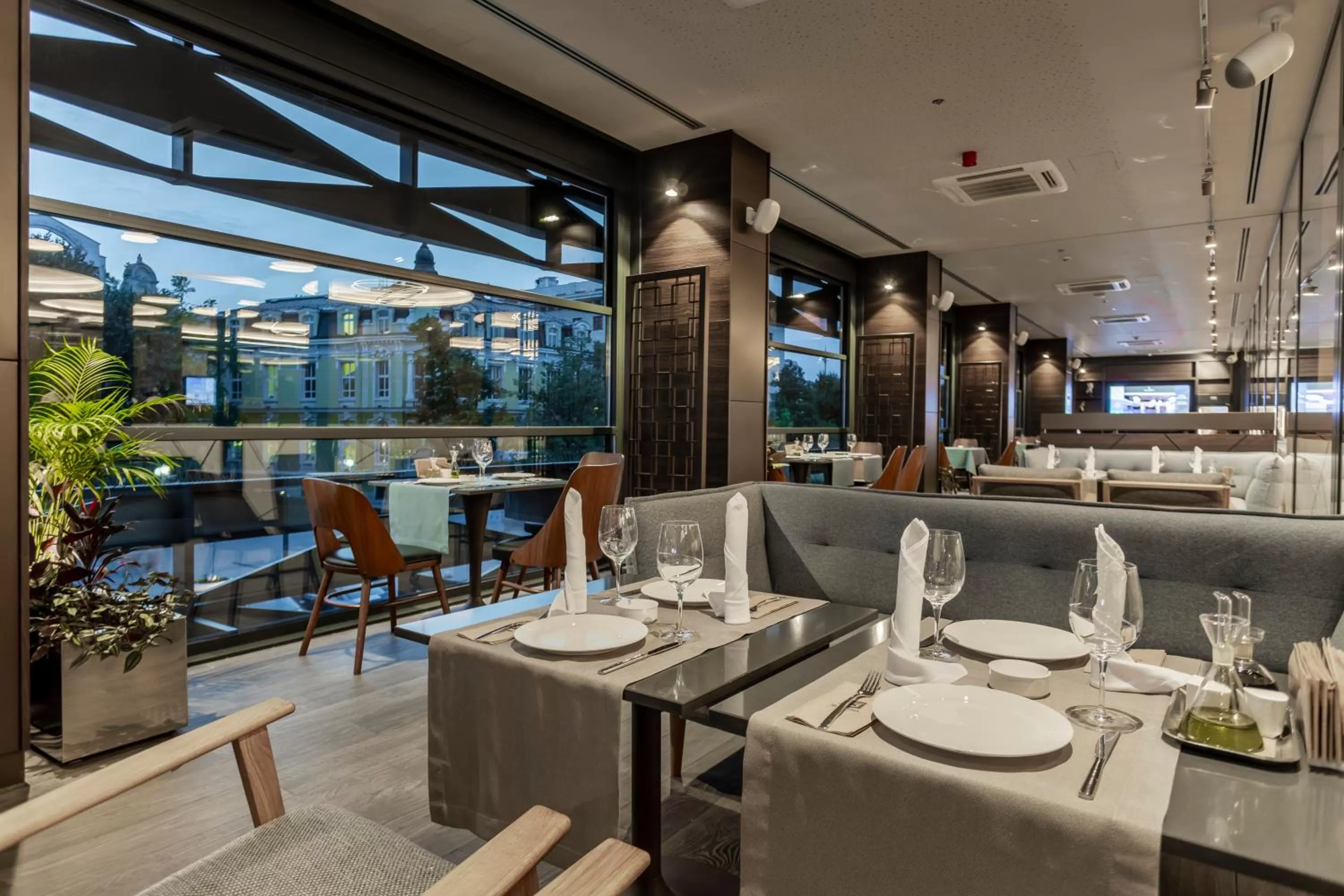 Restaurant/places to eat in Hotel Bulgaria