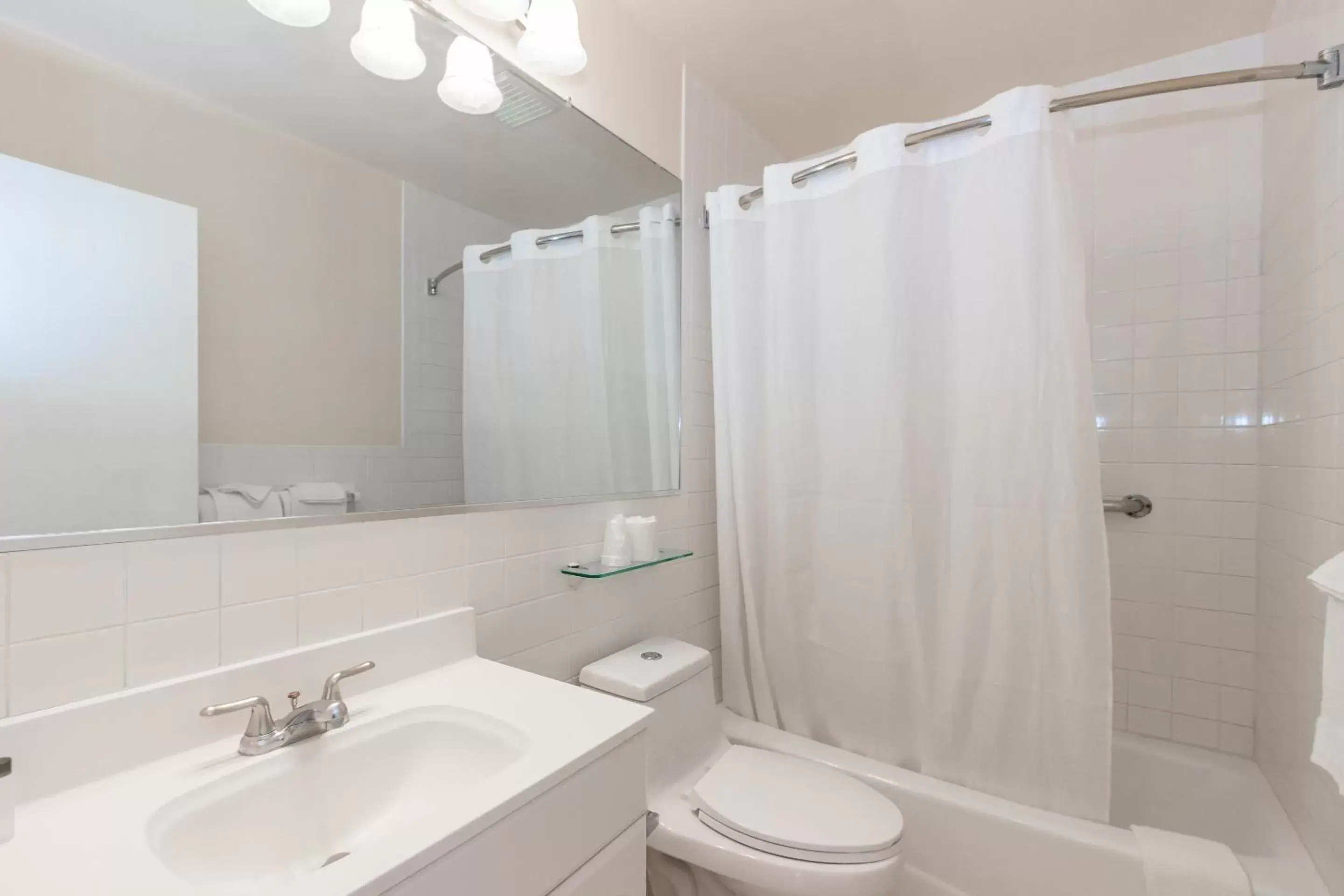 Bathroom in Belleair Beach Resort Motel