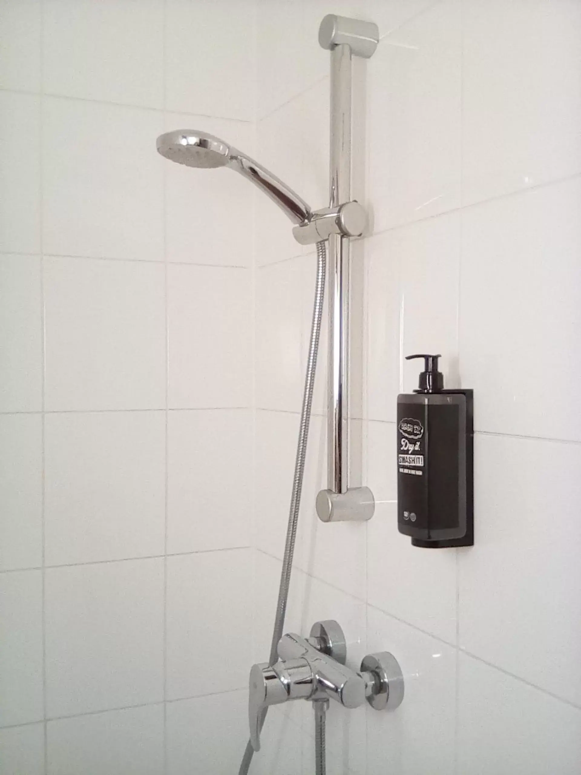 Shower, Bathroom in ibis Saint Quentin Basilique