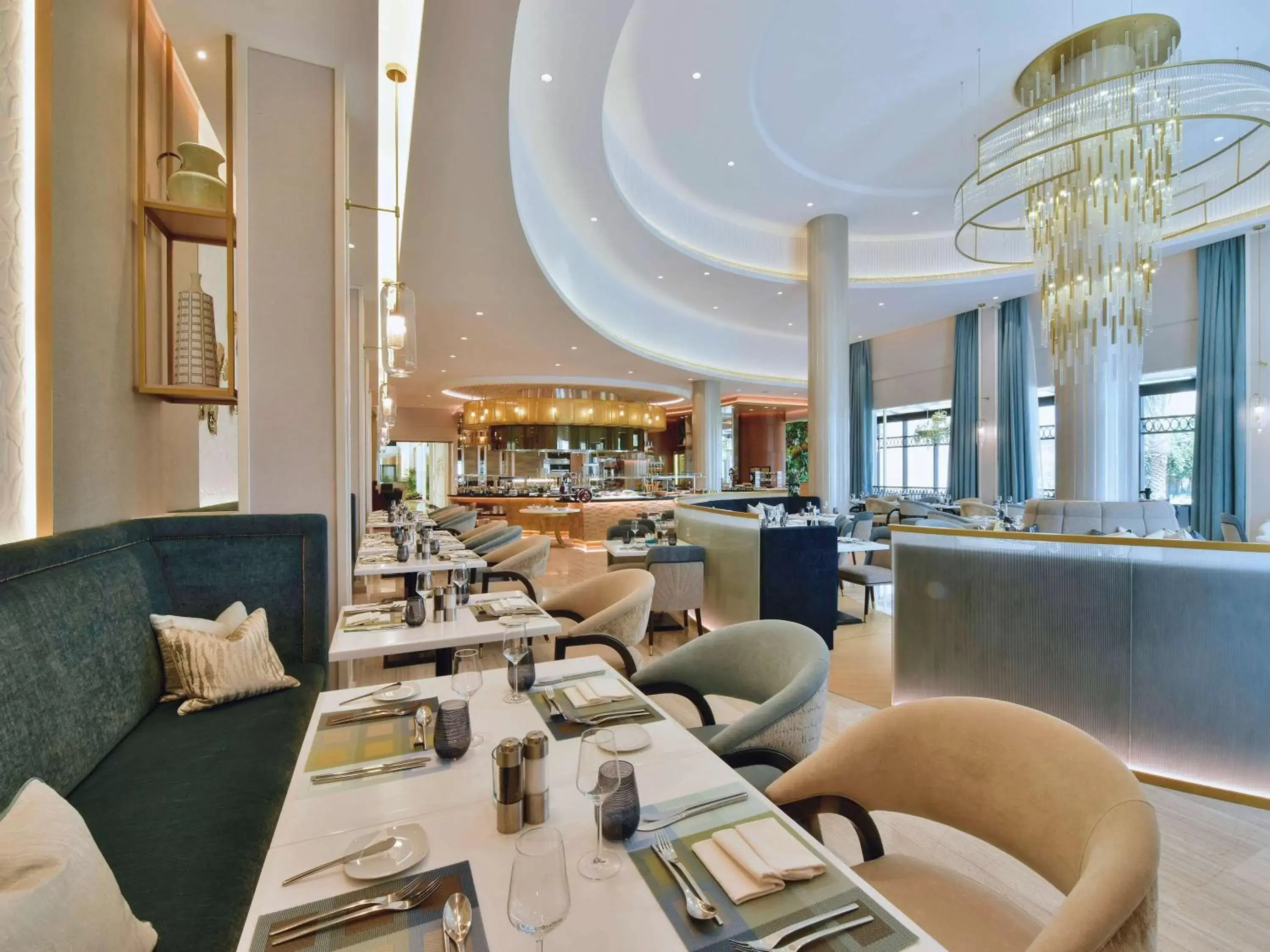 Restaurant/Places to Eat in Mövenpick Hotel Bahrain
